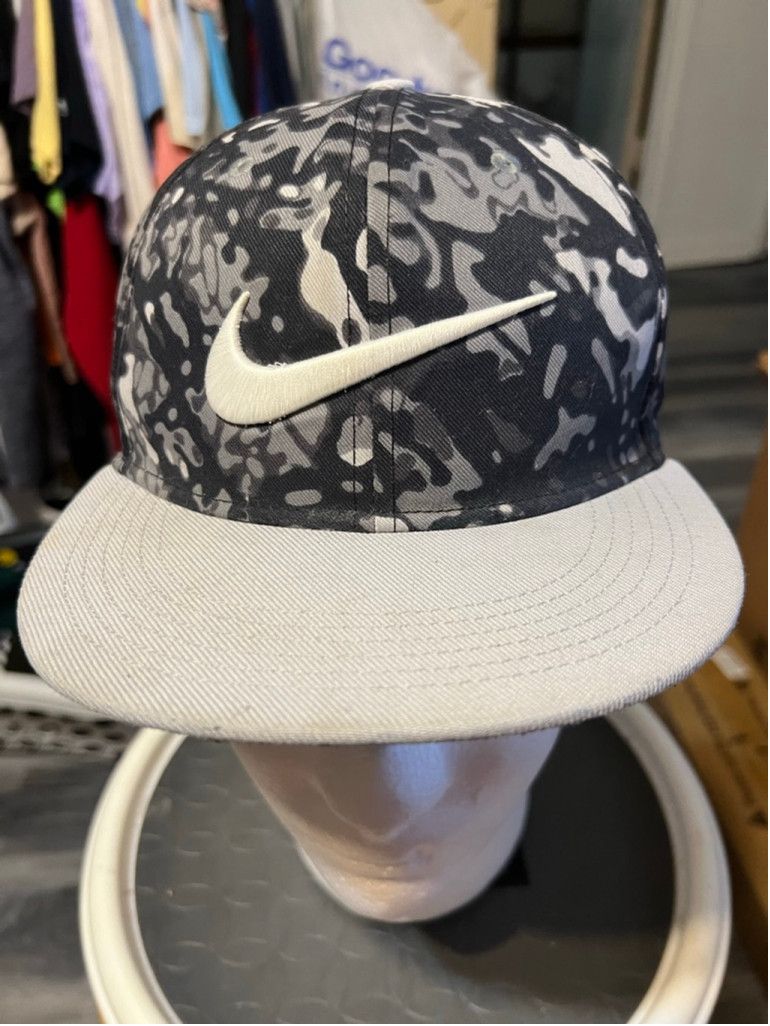 Nike Men's Nike True One Size Black Grey Camo Flat Brim Snapback Size ONE SIZE - 1 Thumbnail