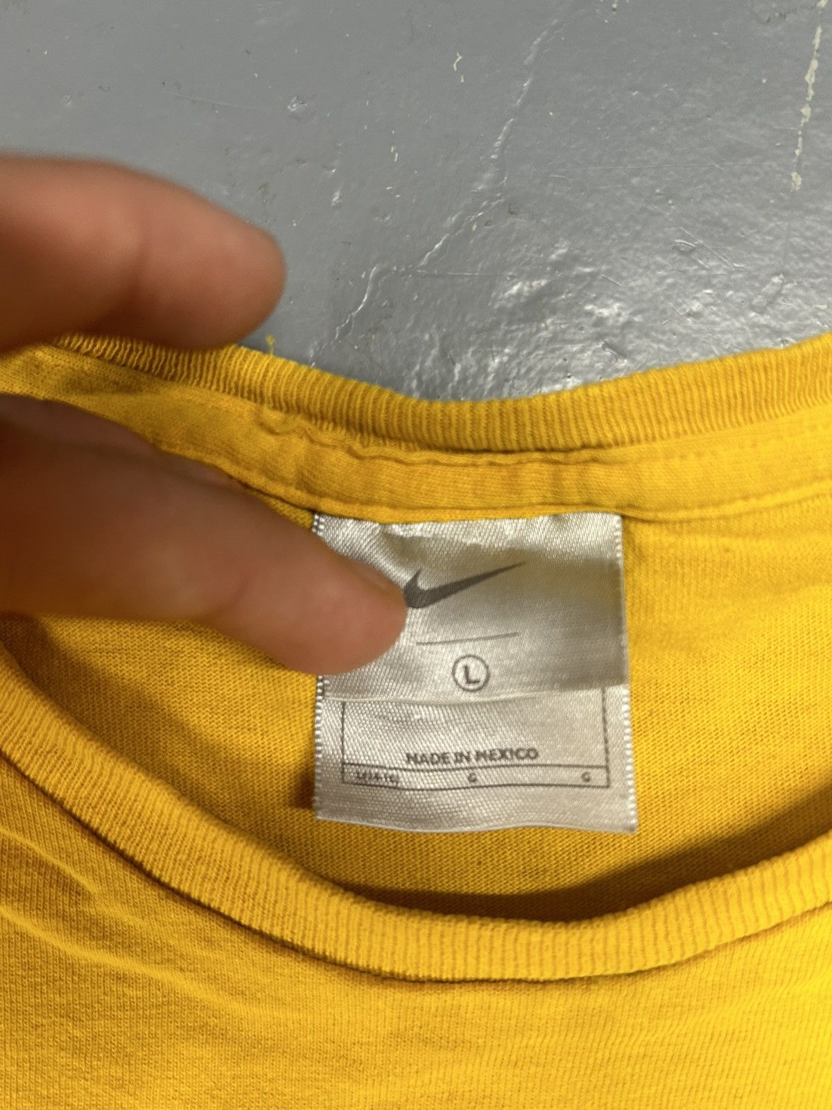 Nike × Vintage Crazy Vintage Y2K essential Yellow Nike Small Swoosh T-Shirt Size US S / EU 44-46 / 1 - 3 Thumbnail