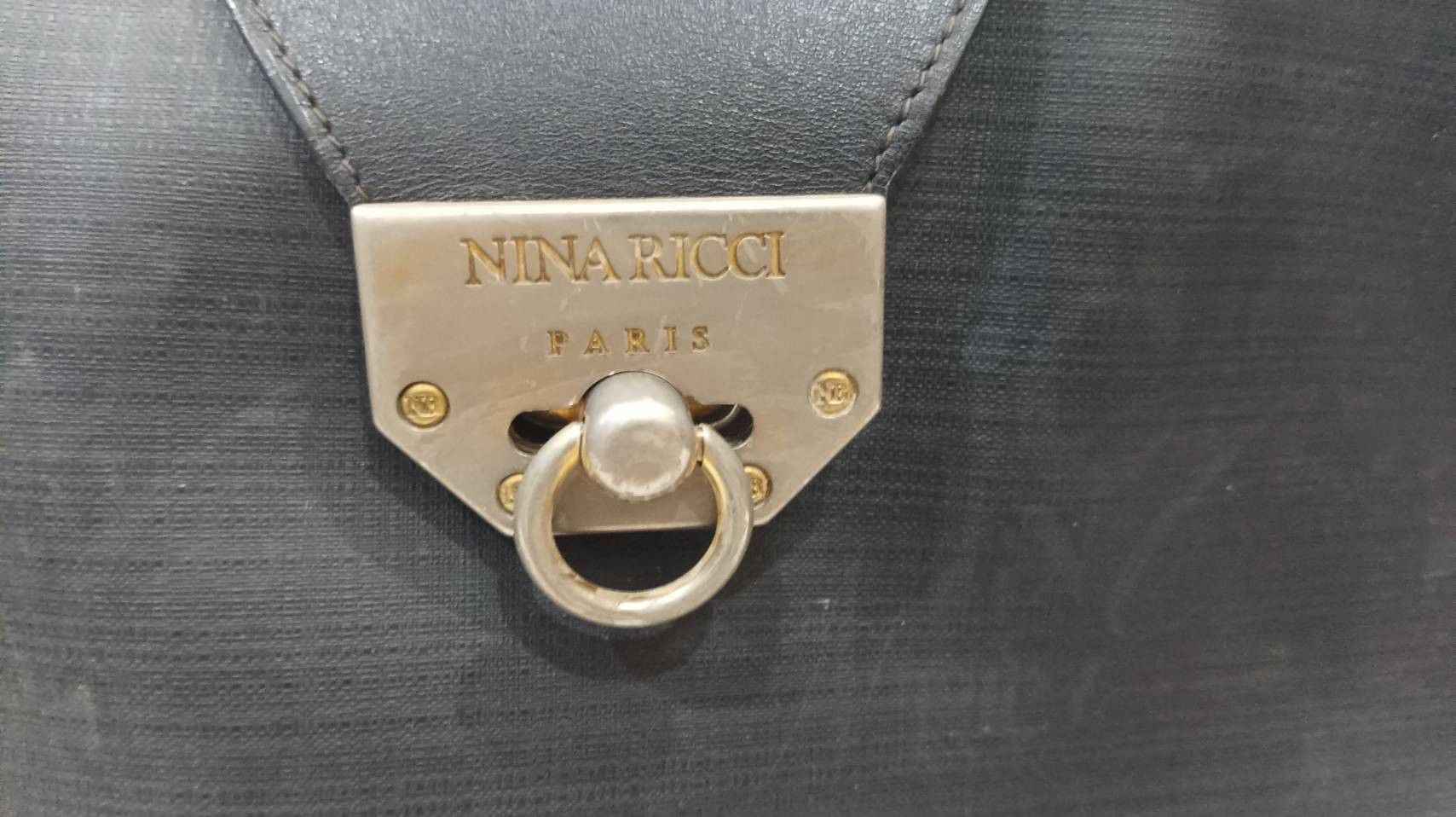 Nina Ricci × Vintage 80's Nina Ricci Leather Purse/Shoulder Strap/Signature Print Size ONE SIZE - 2 Thumbnail