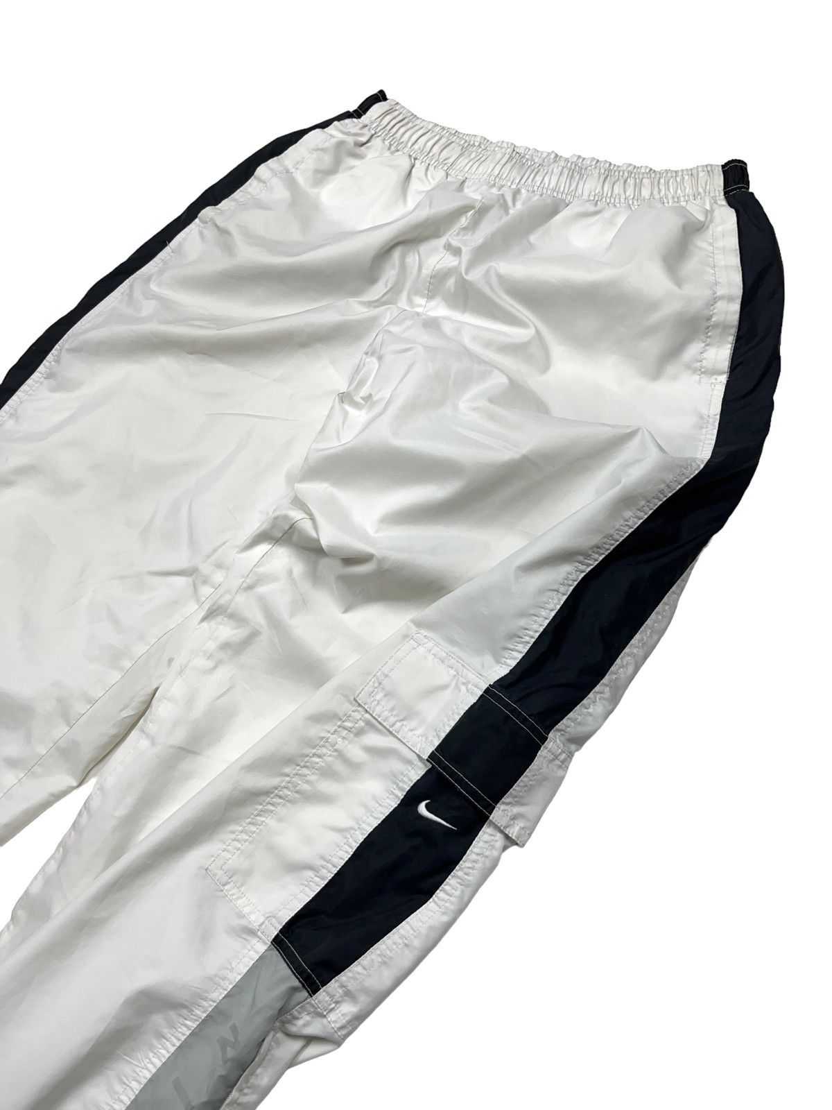 Nike × Vintage Vintage 90s Nike Cargo Nylon Track Pants Size US 32 / EU 48 - 5 Thumbnail