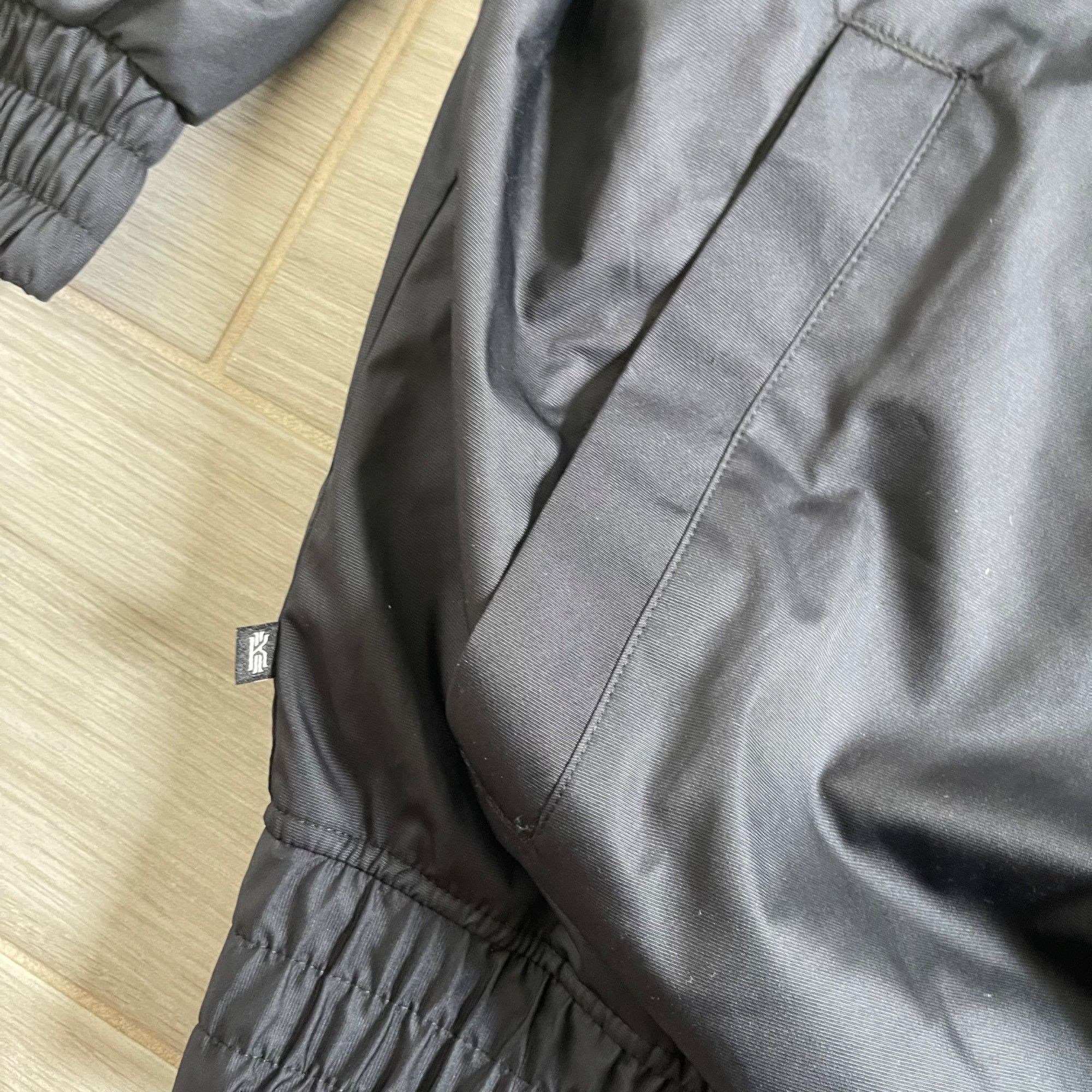 Nike $175 NWT NIKE KYRIE IRVING BASKETBALL BOMBER JACKET SZ XL Size US XL / EU 56 / 4 - 7 Thumbnail