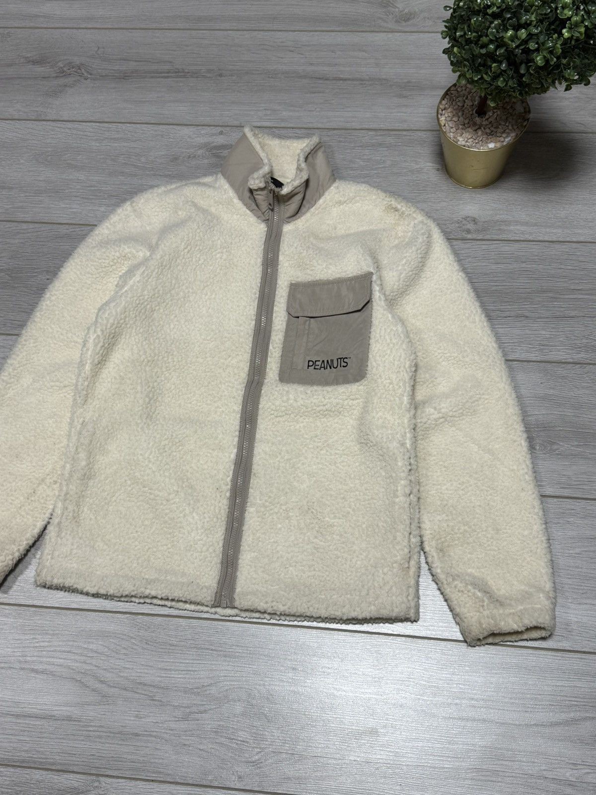 H&M × Peanuts Peanuts X H&M Snoopy fleece winter jacket sherpa Size US S / EU 44-46 / 1 - 10 Thumbnail