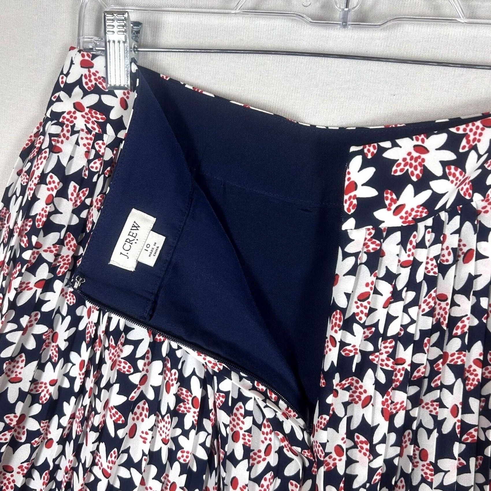 J.Crew J.Crew Skirt Mini Floral 10 White Red Womens Pleated Zip Casual Work Summer Retro? Size 32" / US 10 / IT 46 - 2 Thumbnail