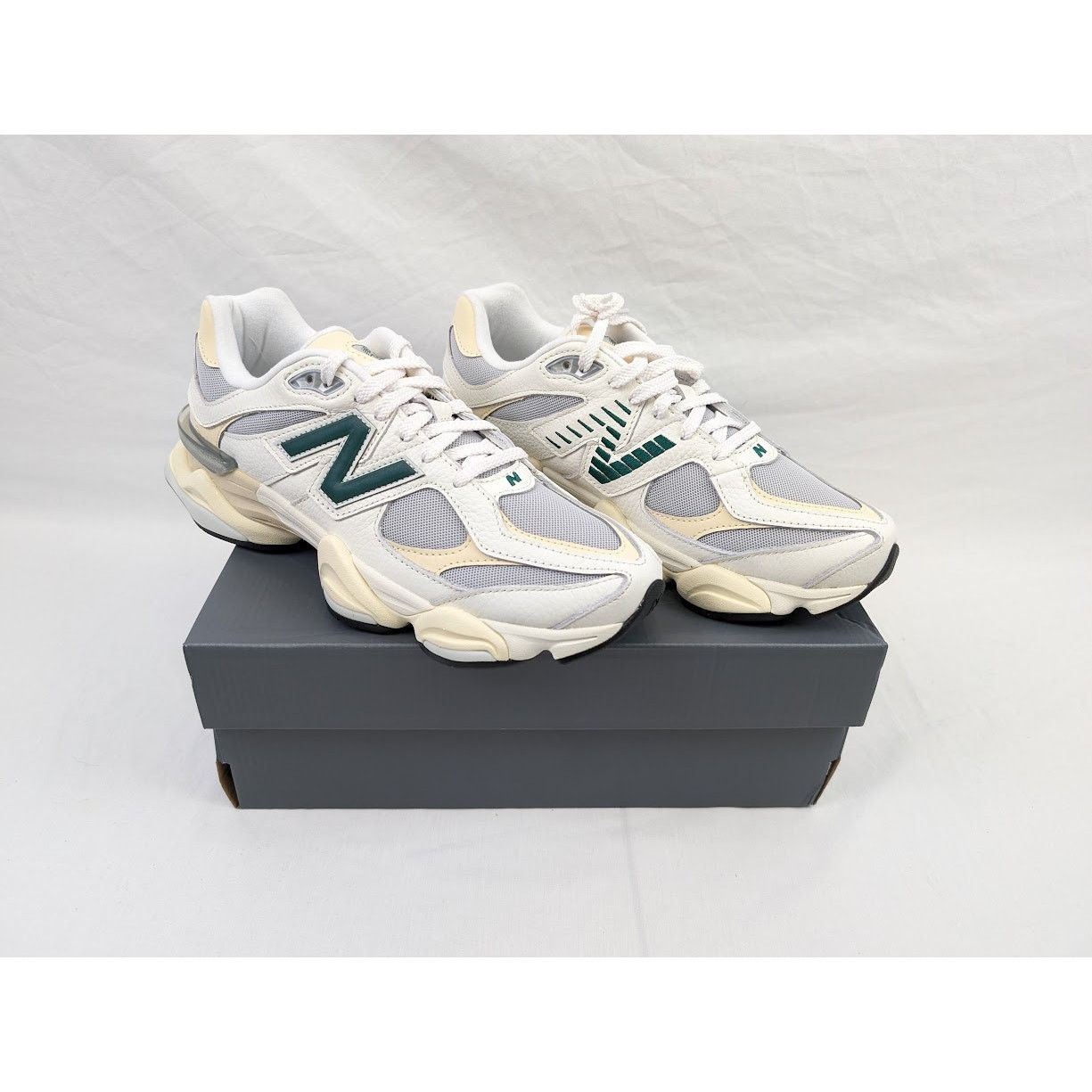 New Balance o1rshd1 Low-Top Sneakers in Off White Size US 10 / EU 43 - 21 Thumbnail