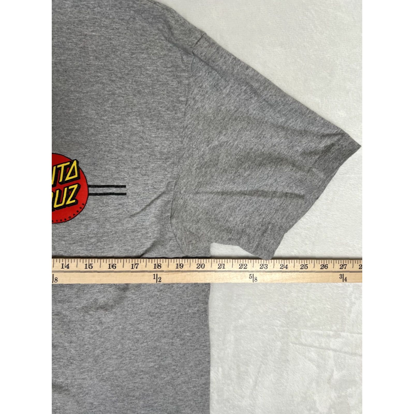 Vintage VINTAGE Santa Cruz T-Shirt Shirt Medium Gray OG Logo 90s Beach Men Mens Short Sleeve Crew Neck Cotton Vintage 2000s Y2K All Seasons Size US M / EU 48-50 / 2 - 4 Thumbnail