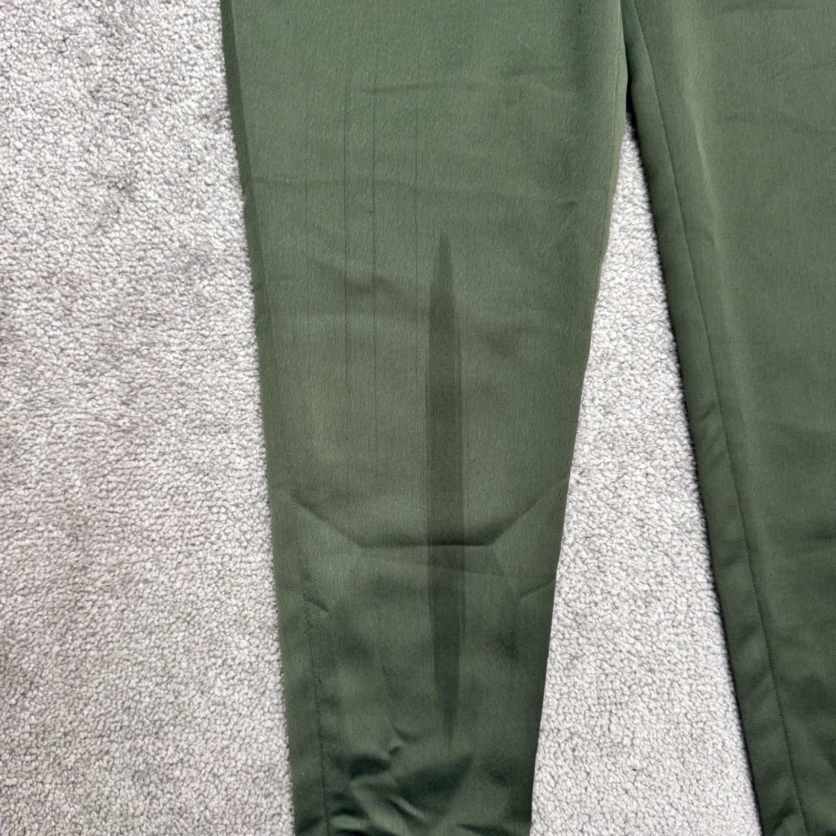 Banana Republic Banana Republic Jumpsuit Womens 0 Olive Green Satin Pleated Sleeveless V-Neck Size 25" / US 0 / IT 36 - 5 Thumbnail