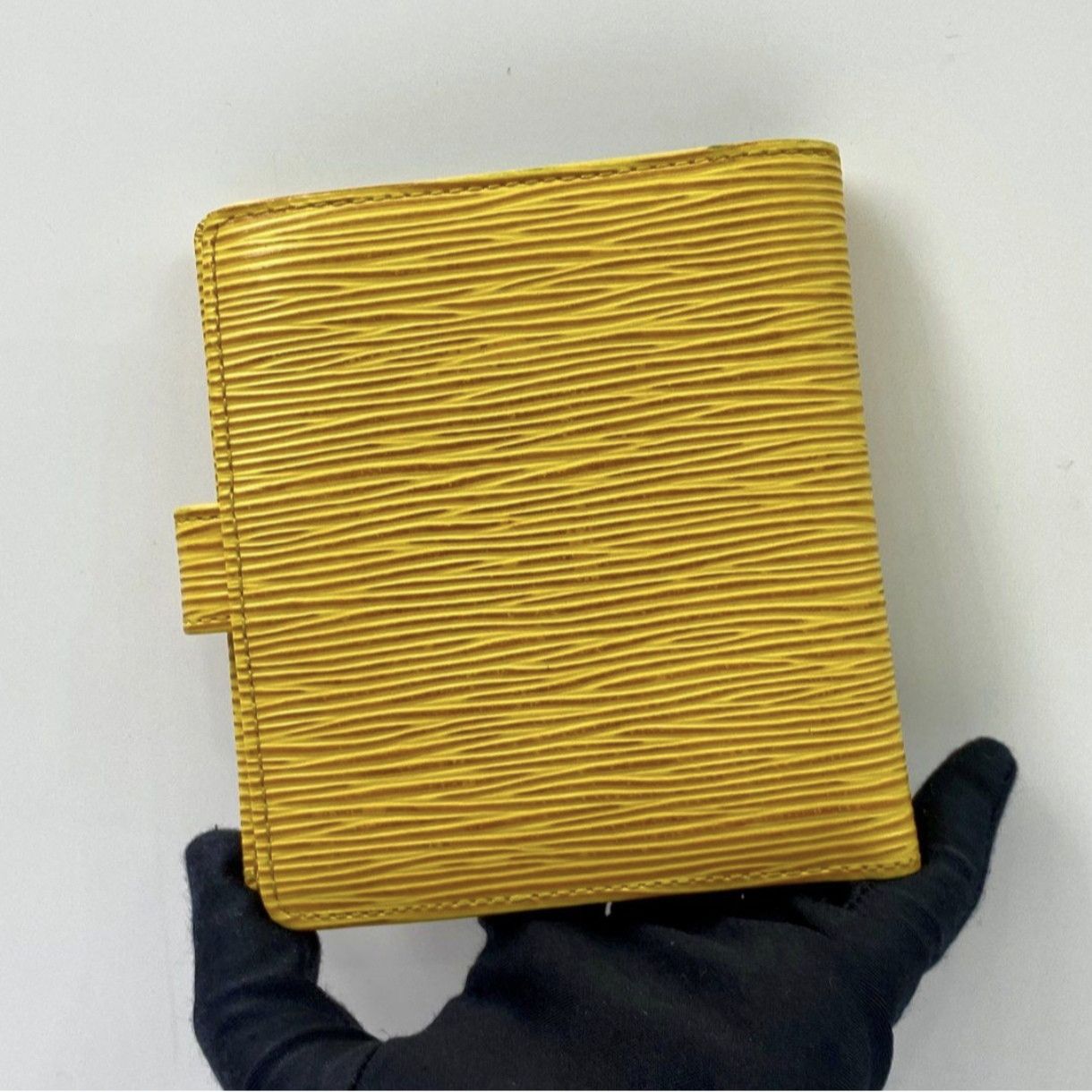 Louis Vuitton Louis Vuitton Leather Wallet Yellow Size ONE SIZE - 2 Thumbnail