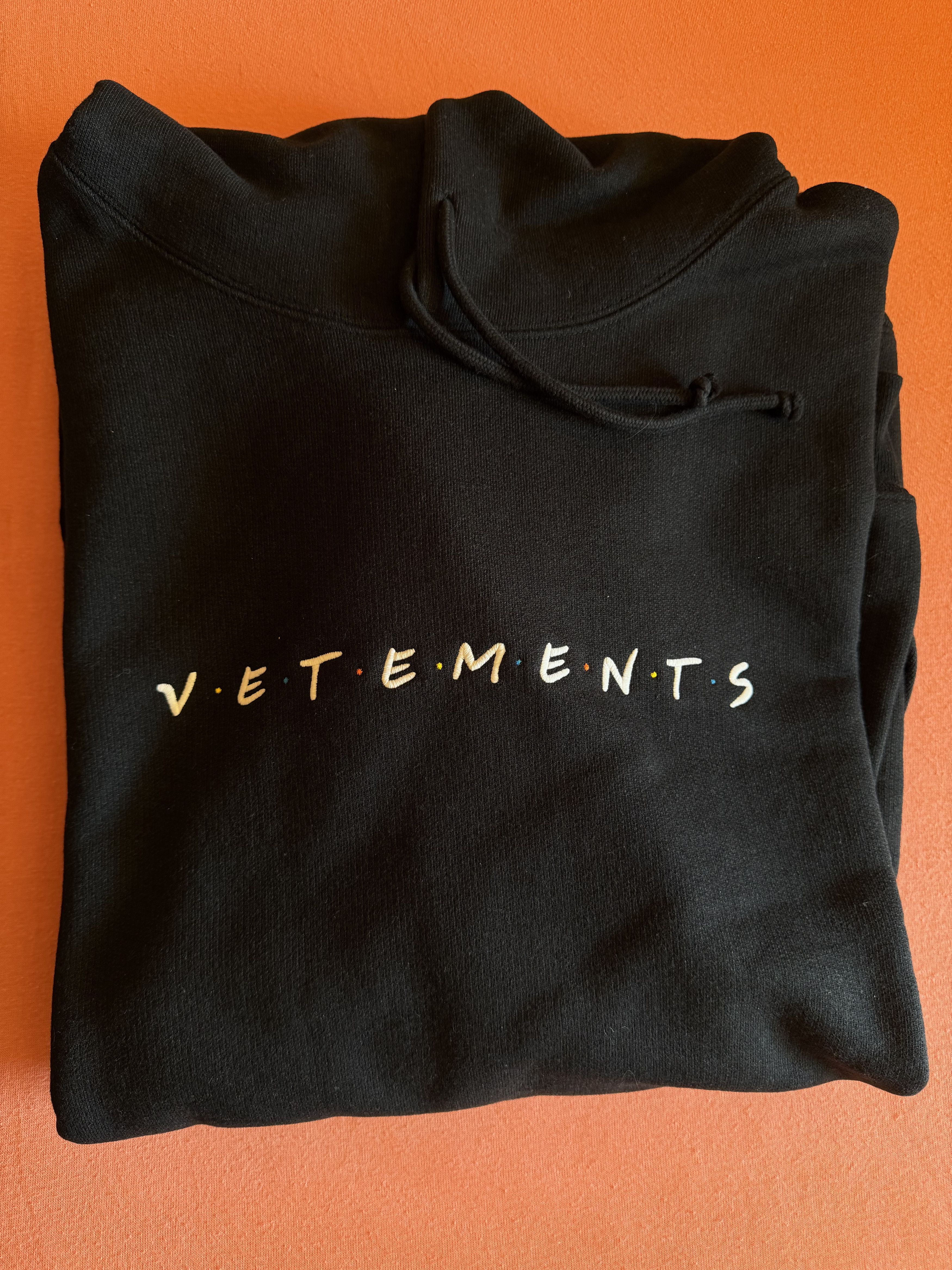 Vetements Vetements Hoodie Frienldy Logo black Great condition Size US S / EU 44-46 / 1 - 15 Thumbnail