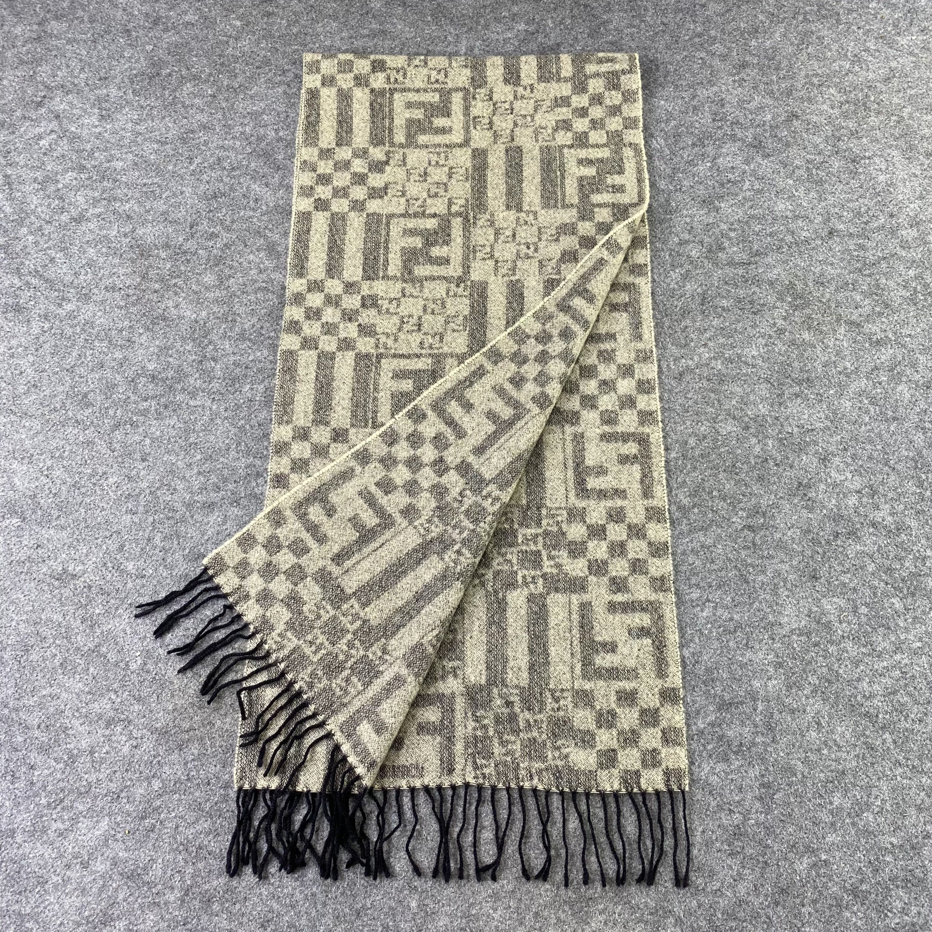 Fendi Fendi Muffler / Scarf / Neckwear -K047 Size ONE SIZE - 3 Thumbnail