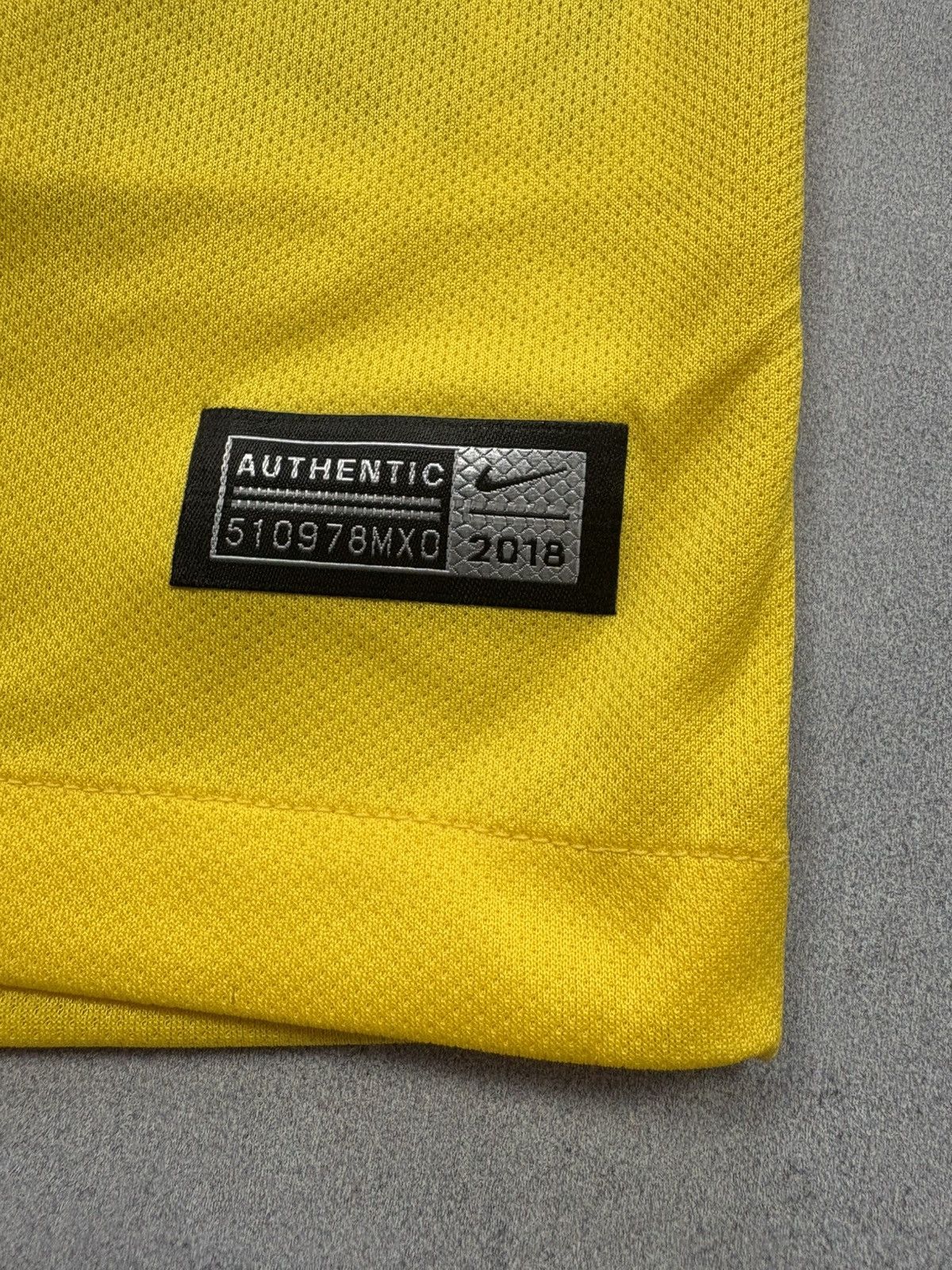 Nike Brazil Nike 2018 2019 Home Jersey World Cup Soccer Shirt Size US M / EU 48-50 / 2 - 11 Thumbnail