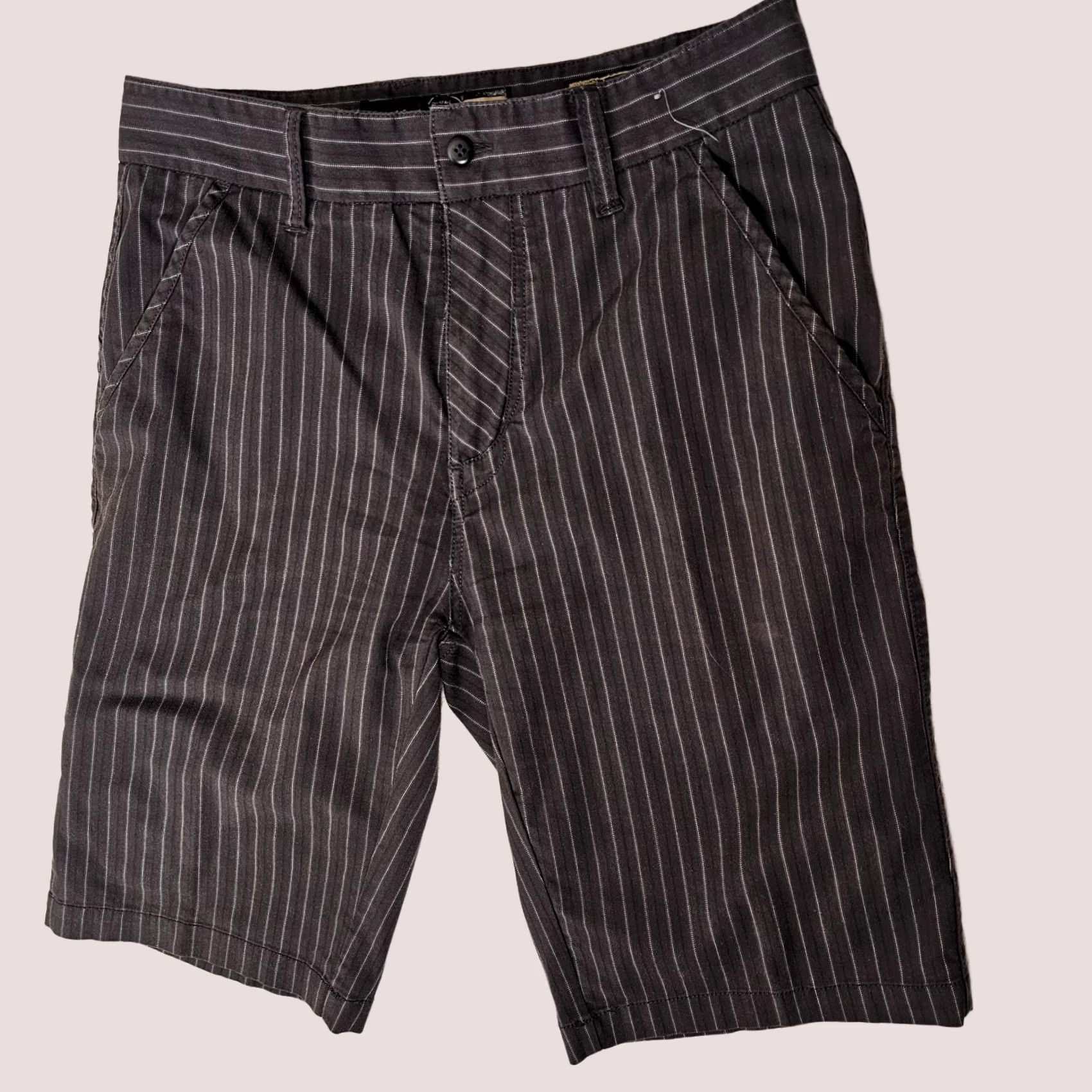 Vintage BKE Casuals Shorts Men 32x23 Gray Stripe Outseam West Coast Slim Korbel Bermuda Casual Short Mens Gray Striped Pattern 90s Outdoor бізнес? Size US 32 / EU 48 - 1 Thumbnail