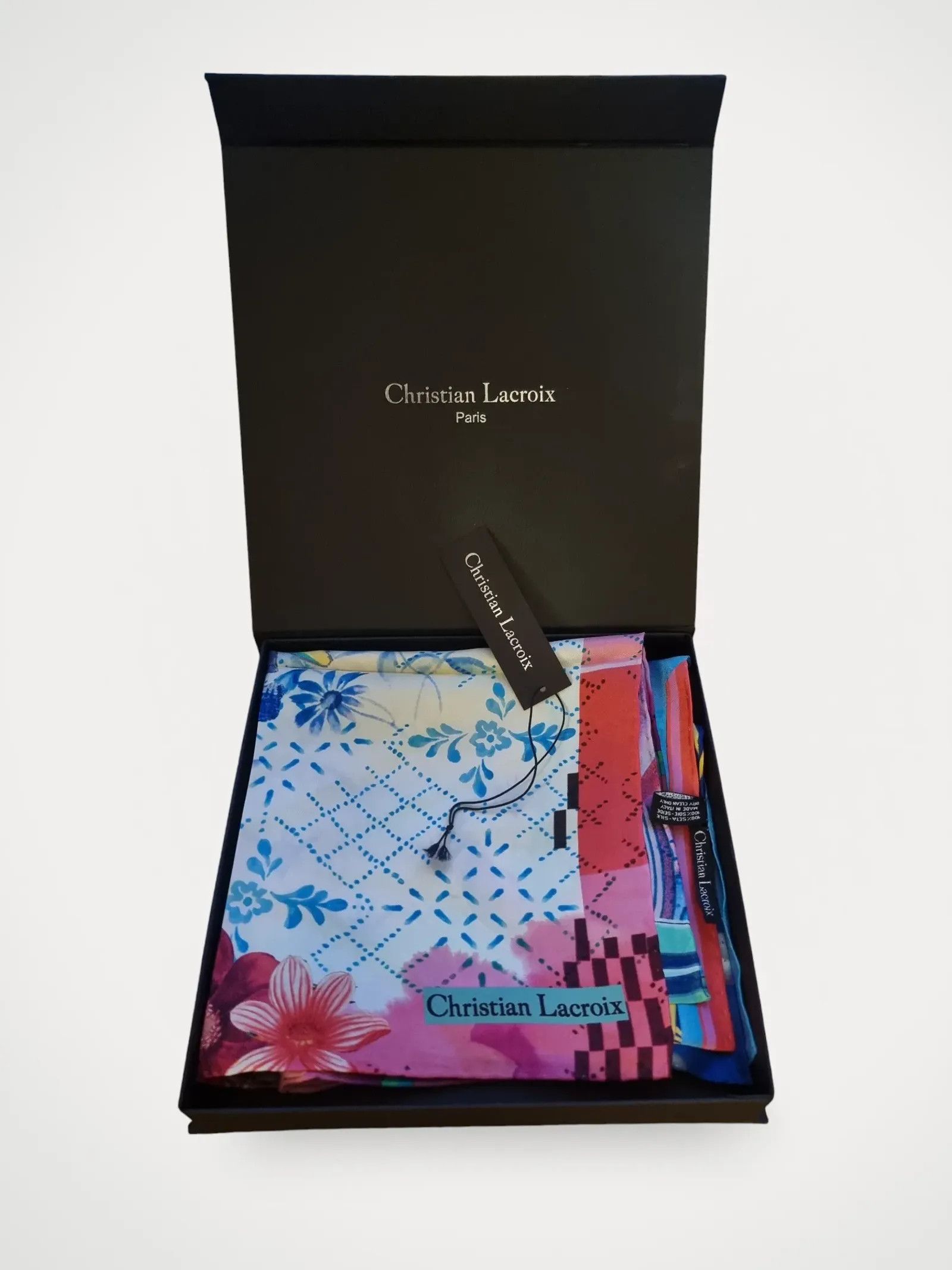 Designer × Luxury × Streetwear Supreme Trash Silk Scarf
