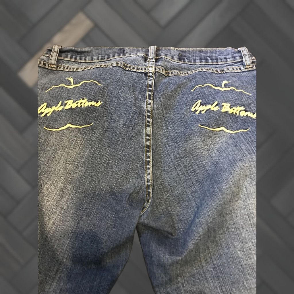 Vintage VINTAGE Apple Bottoms Jeans Cropped Denim Low Rise Embroidered Logo Rhinestone Blue 9/10 Juniors Teens Boxed Womens Mens Size 30" / US 8 / IT 44 - 1 Thumbnail