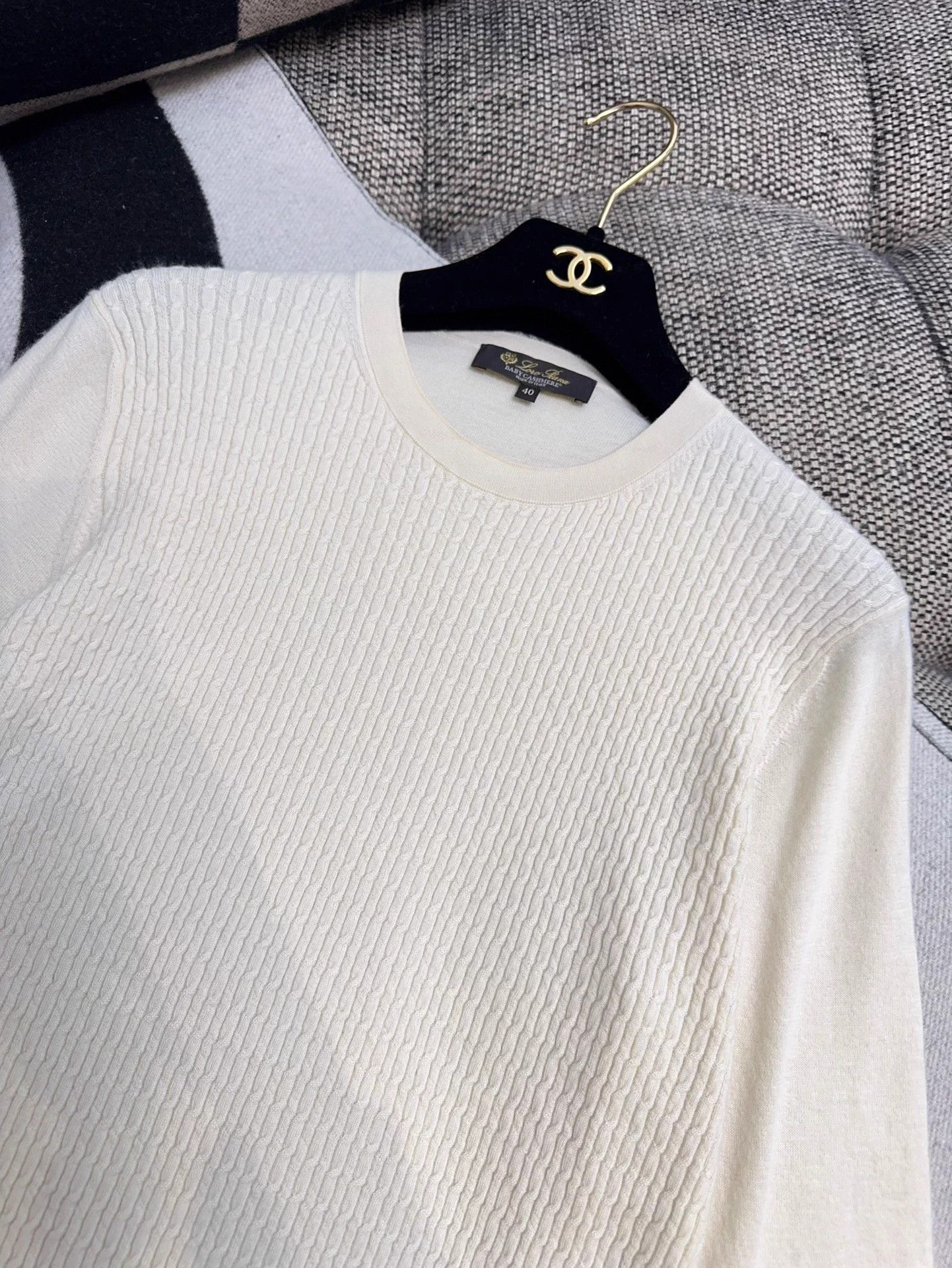 Loro Piana Loro Piana ivory cable knit sweater 40 EU like new Size M / US 6-8 / IT 42-44 - 5 Thumbnail