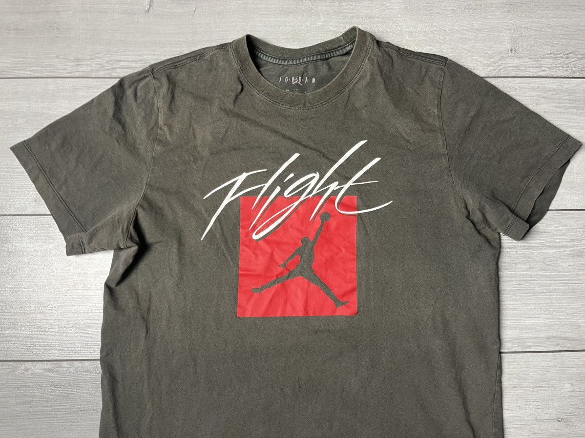 Jordan Brand Nike Jordan Flight Tshirt size Large Size US L / EU 52-54 / 3 - 3 Thumbnail