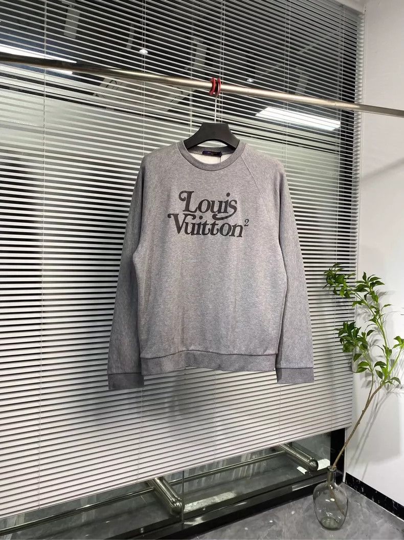 Louis Vuitton LOUIS VUITTON Printed logo long sleeves 2504-Nextarrow Size US M / EU 48-50 / 2 - 1 Thumbnail
