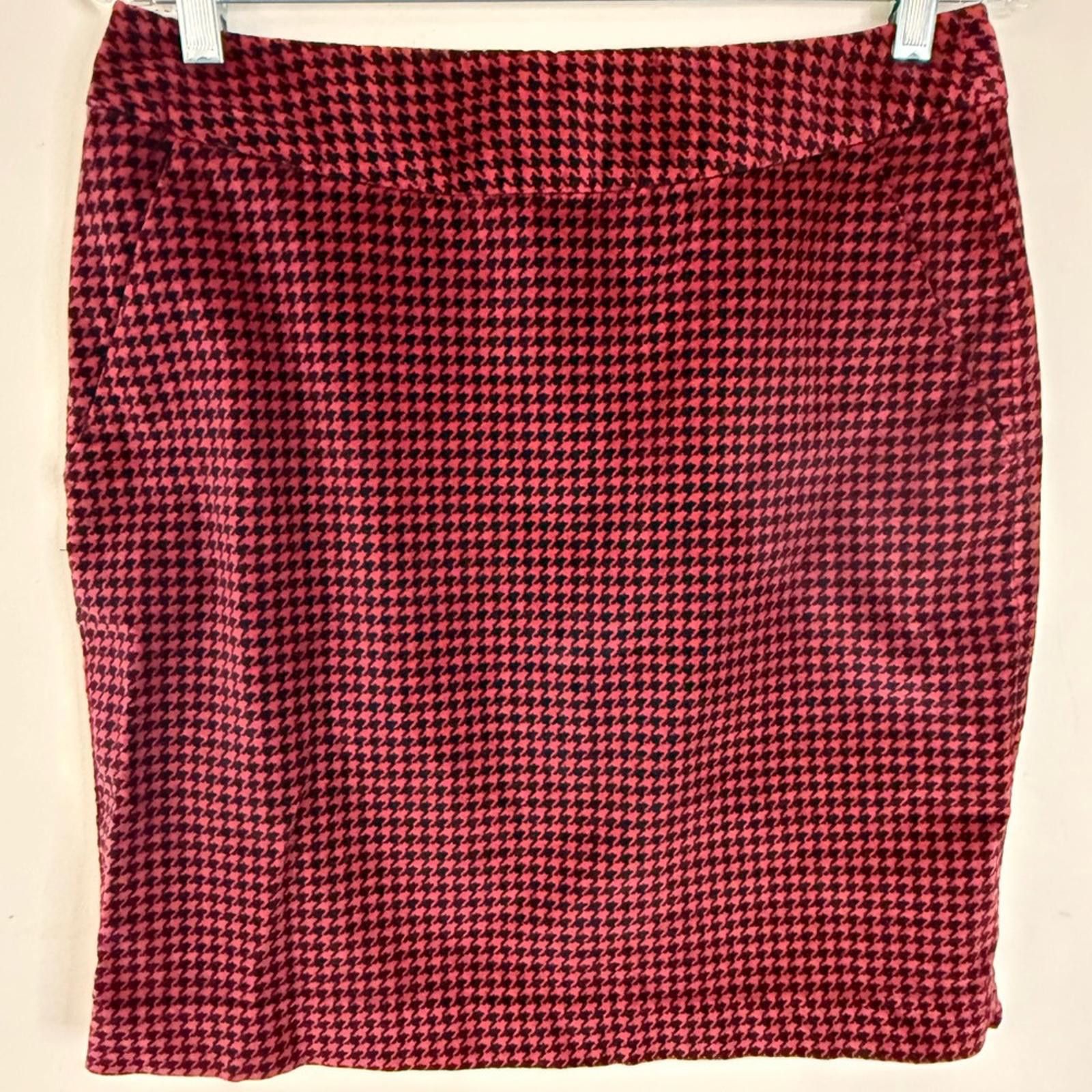 L.L. Bean L. L. Bean red & black herringbone mini skirt SZ 8P Size 30" / US 8 / IT 44 - 1 Thumbnail