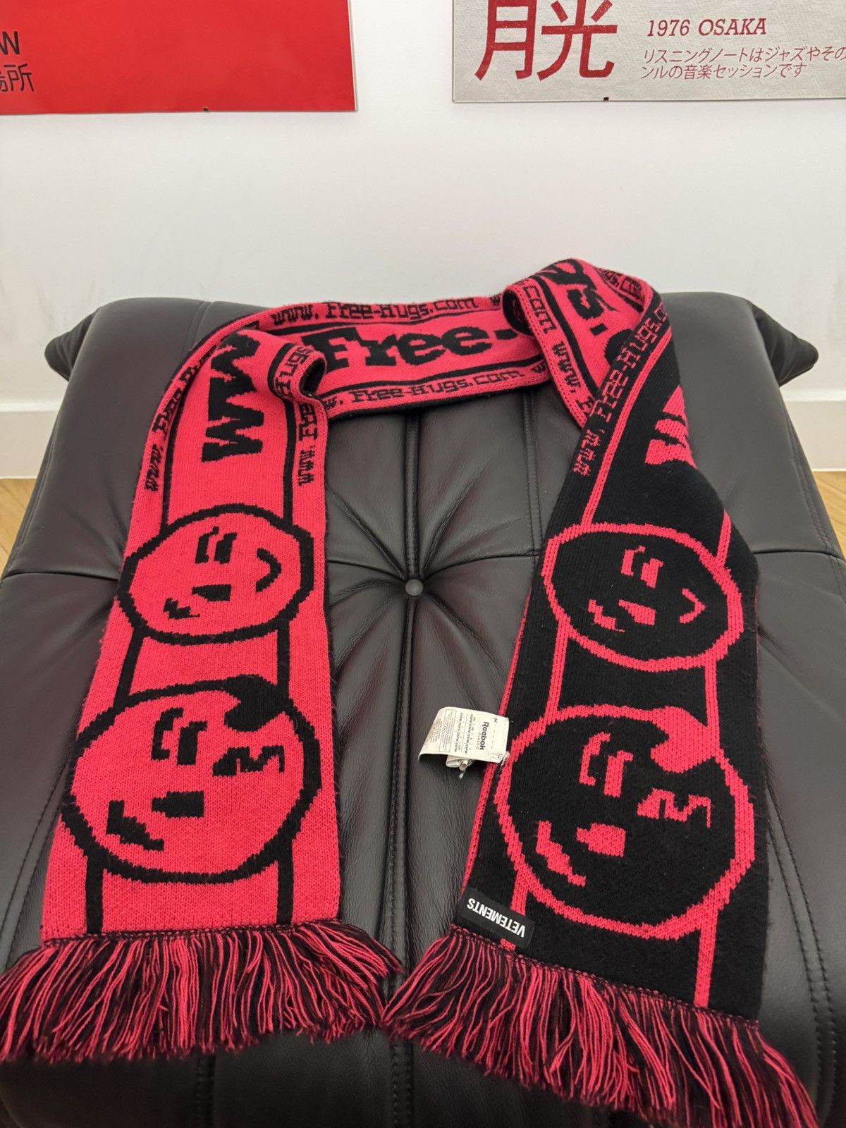 Vetements x Reebok AW17 Free Hugs Hooligan Scarf Red & Black