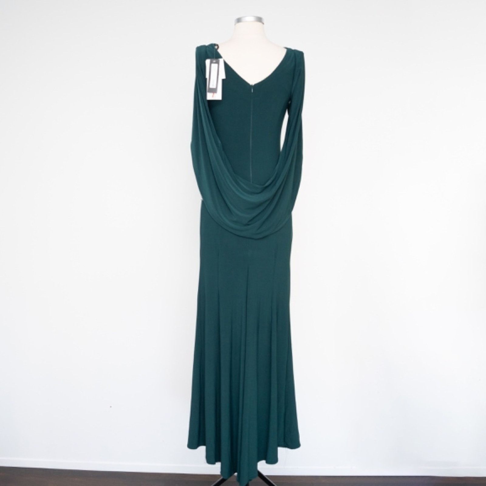 Designer Betsy & Adam. Drape-Back Gown. Size S / US 4 / IT 40 - 2 Thumbnail