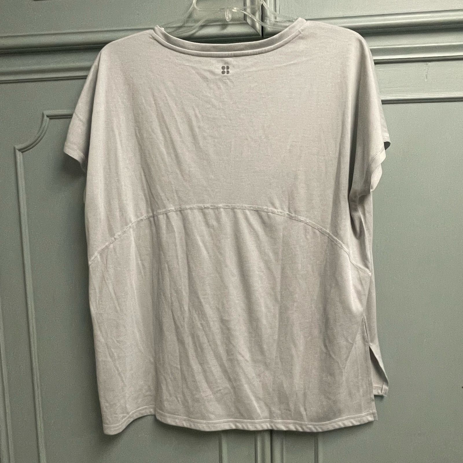 Sweaty Betty Sweaty Betty V-Neck Size Medium Tee T-Shirt Athleisure Gray Size M / US 6-8 / IT 42-44 - 3 Thumbnail