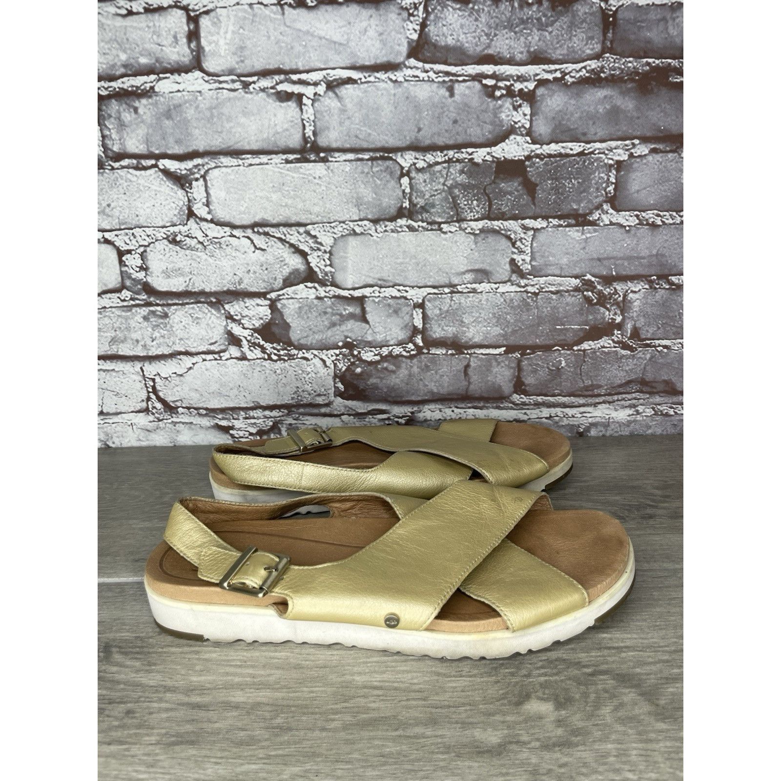 Ugg UGG Gold Leather Kamile Cross Strap Comfort Sandals Women Sz Size US 10 / IT 40 - 4 Thumbnail