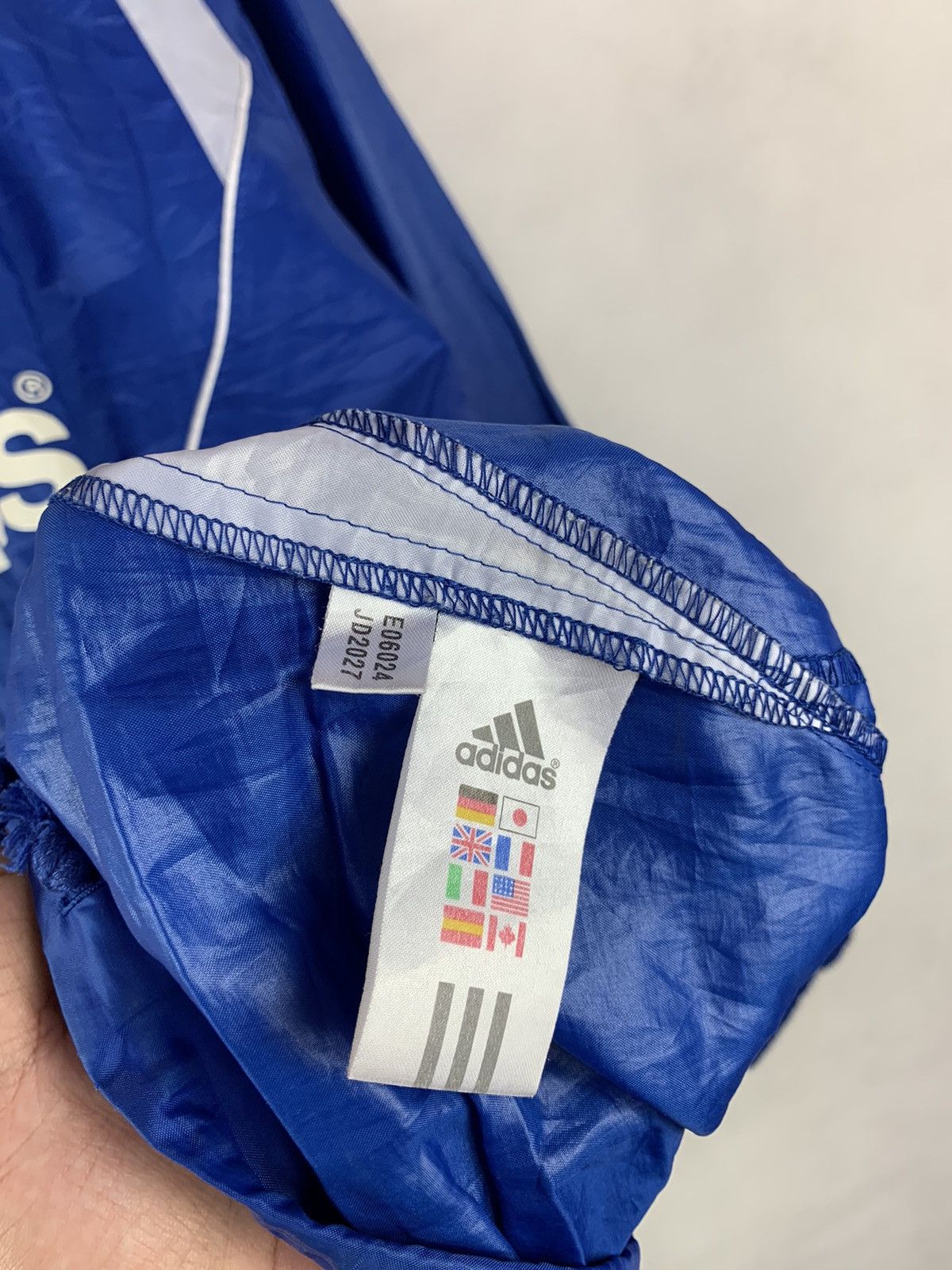 Adidas Steals! Vintage Adidas Biglogo Pullover Light Windbreaker Size US S / EU 44-46 / 1 - 10 Thumbnail
