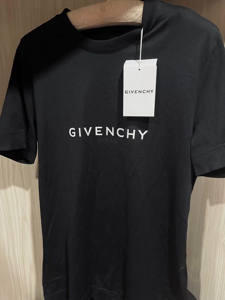 Givenchy Reverse Logo Short Sleeve T-Shirt Black M