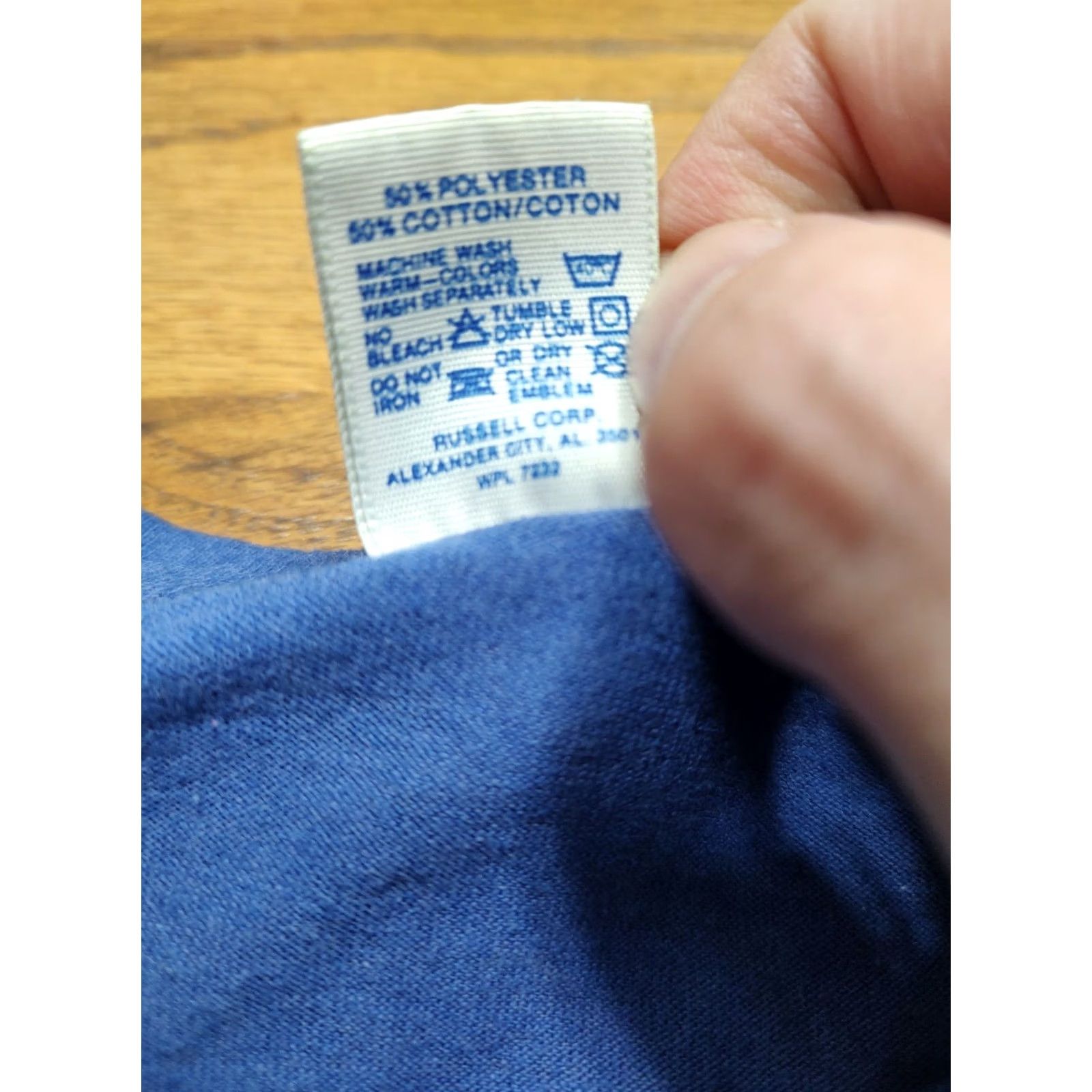 Vintage VINTAGE Russell Mens Large Blue Long Sleeve T Shirt Preppy Lakers Volleyball 80s 90s Retro College USA Size US L / EU 52-54 / 3 - 5 Thumbnail