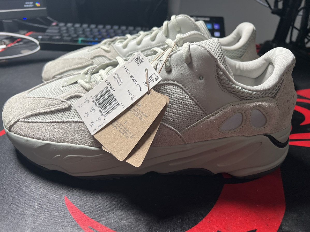 Yeezy Yeezy Boost 700 Size US 13 / EU 46 - 4 Thumbnail