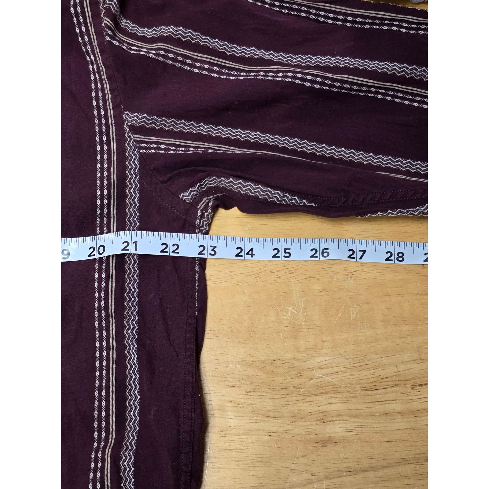 Van Heusen Van Heusen Mens M15-15.5 Burgundy Striped Long Sleeve Shirt Size US M / EU 48-50 / 2 - 7 Thumbnail