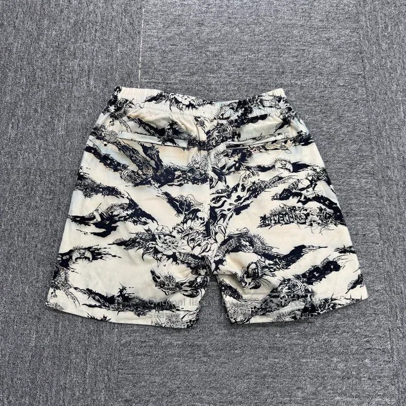 Givenchy Givenchy Size40 Gothic Full Print Shorts Size US 29 - 2 Thumbnail