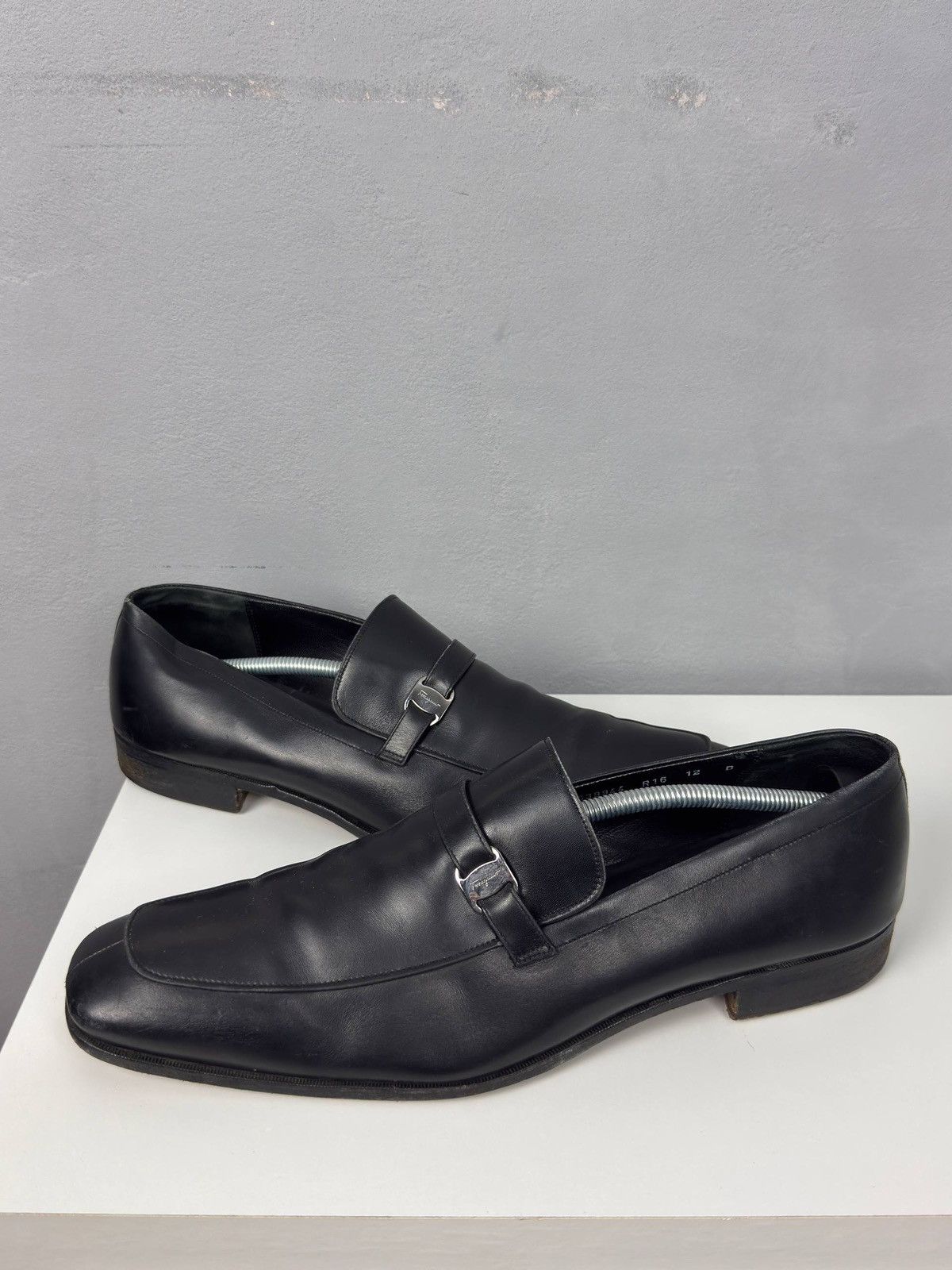 Salvatore Ferragamo Salvatore Ferragamo Gancini Leather Loafers Black US 12 Size US 12 / EU 45 - 2 Thumbnail