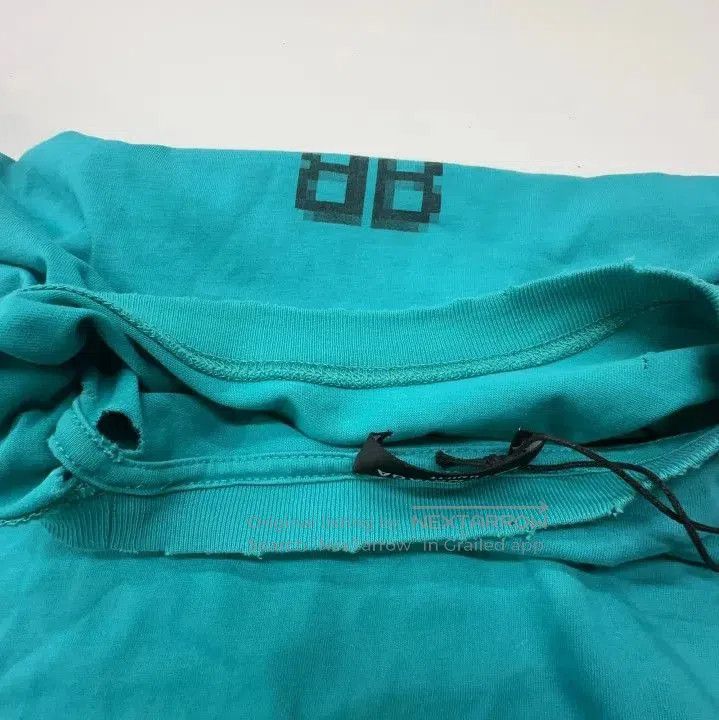 Balenciaga Balenciaga Distressed Logo OverSized T. Size US XS / EU 42 / 0 - 9 Thumbnail