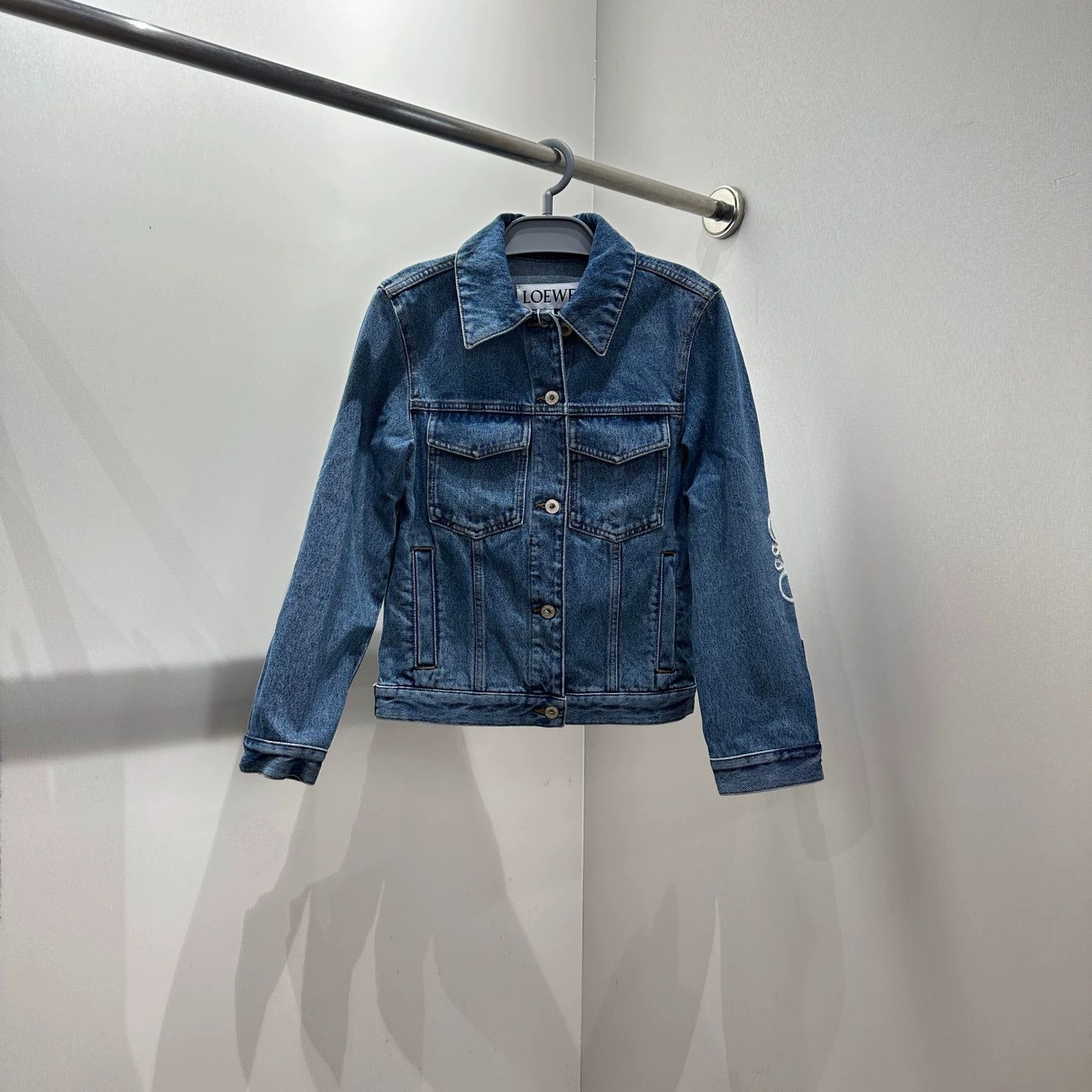 Loewe Loewe Mar358 B Logo-embroidered Lapel S-B Denim Jkt 34 Size XS / US 0-2 / IT 36-38 - 1 Thumbnail