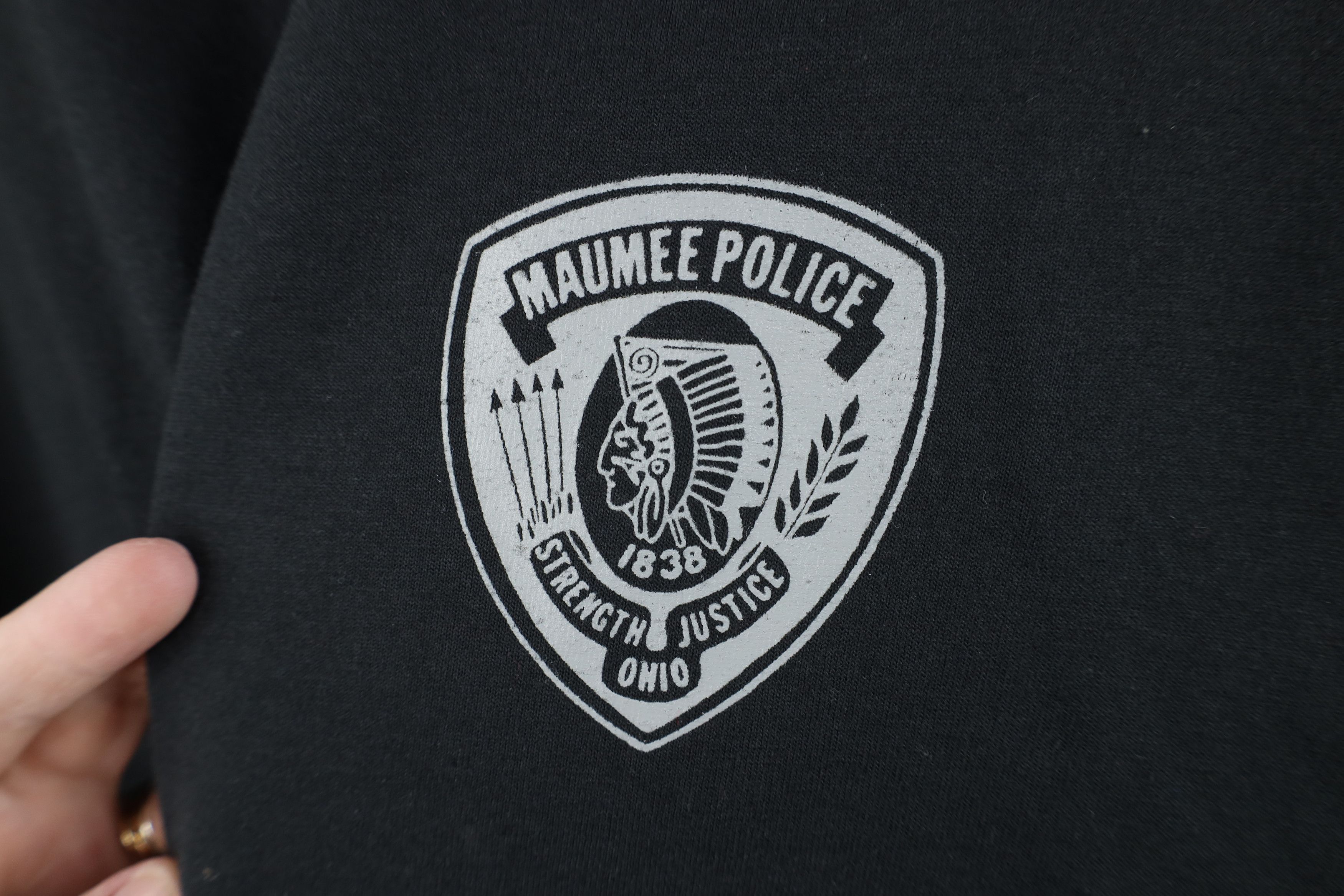 Vintage Vintage 80s 90s Streetwear Maumee Police Ohio T-Shirt USA Size US XXL / EU 58 / 5 - 4 Thumbnail