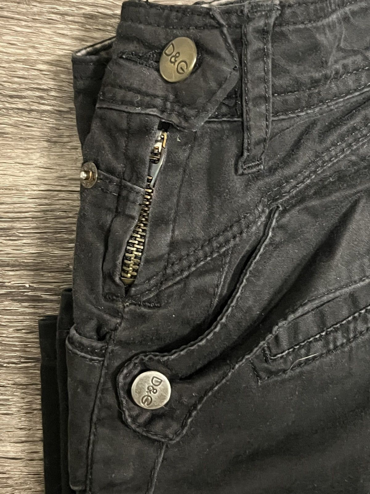 Designer × Dolce & Gabbana × Vintage Dolce & Gabbana Cross Button Pants Size 27" / US 4 / IT 40 - 7 Thumbnail