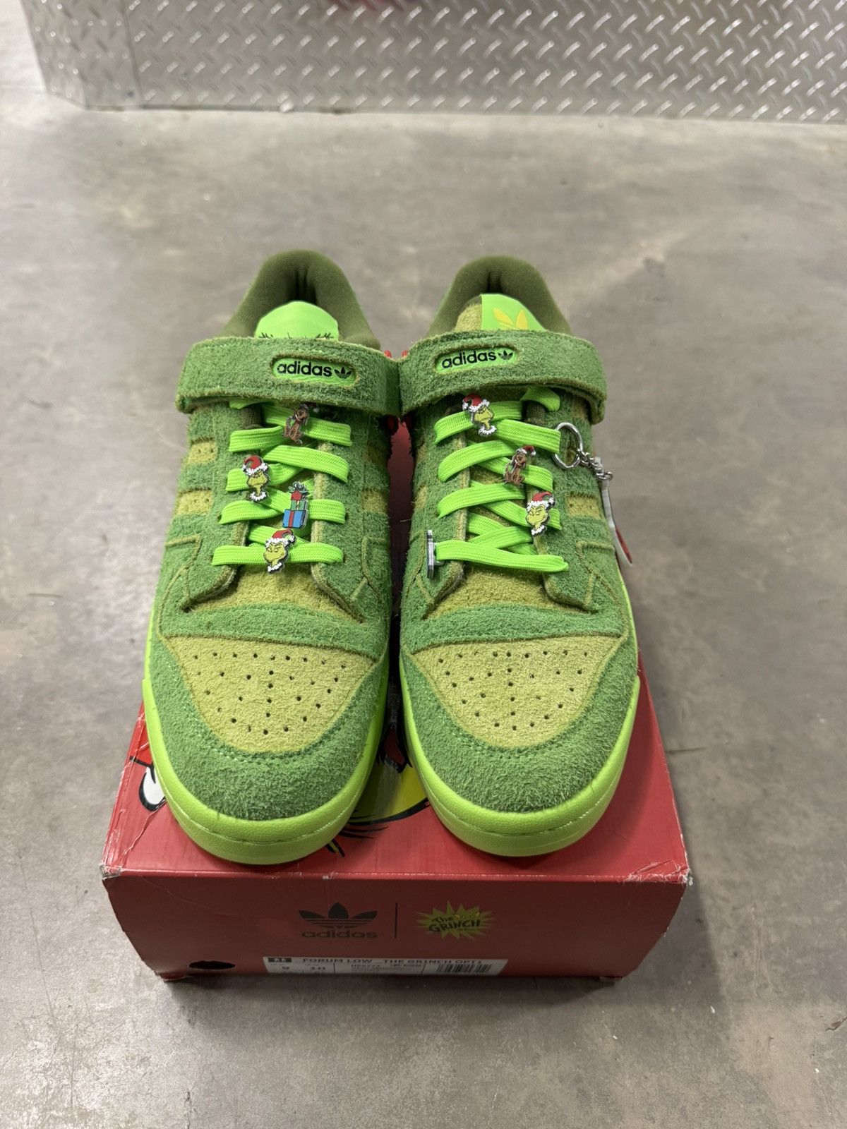 Adidas Adidas x Dr. Seuss Forum Low The Grinch Size 9 Size US 9 / EU 42 - 4 Thumbnail