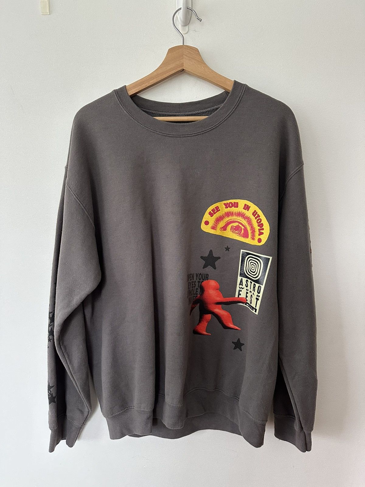 Travis Scott Travis scott Astrofest 2021 Grey Crewneck Size US S / EU 44-46 / 1 - 1 Thumbnail