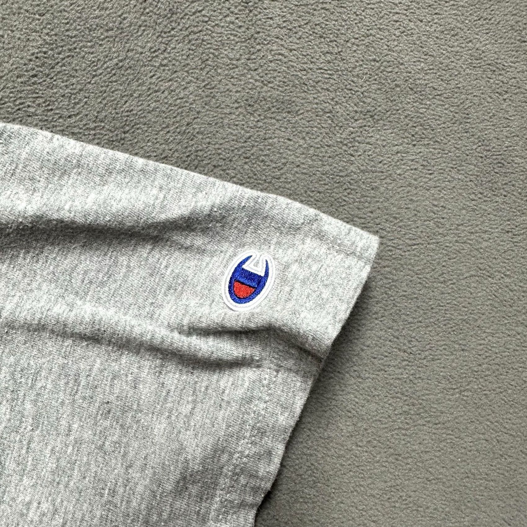 Champion VINTAGE Champion T-Shirt Mens Large Gray Spell Out Logo Classic Tee Casual 90s Size US L / EU 52-54 / 3 - 7 Thumbnail
