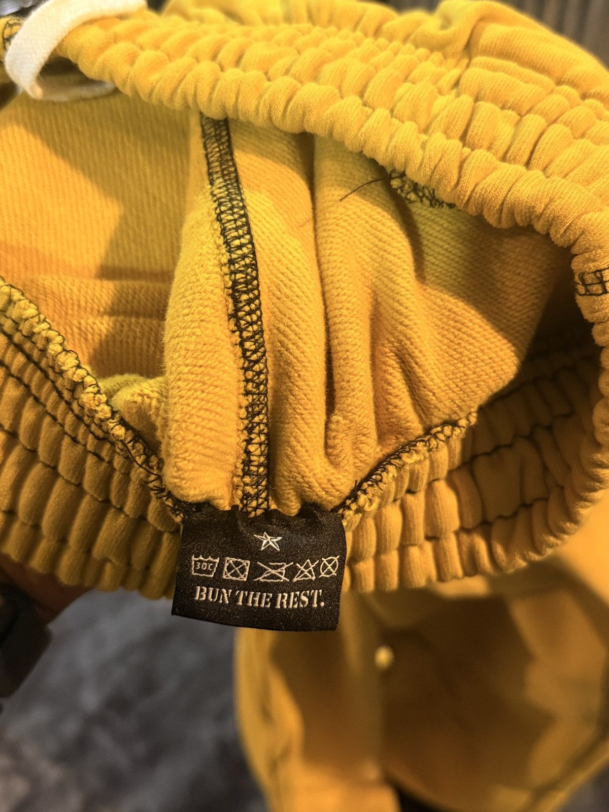 Corteiz Corteiz Alcatraz Yellow Joggers Size US 30 / EU 46 - 4 Thumbnail
