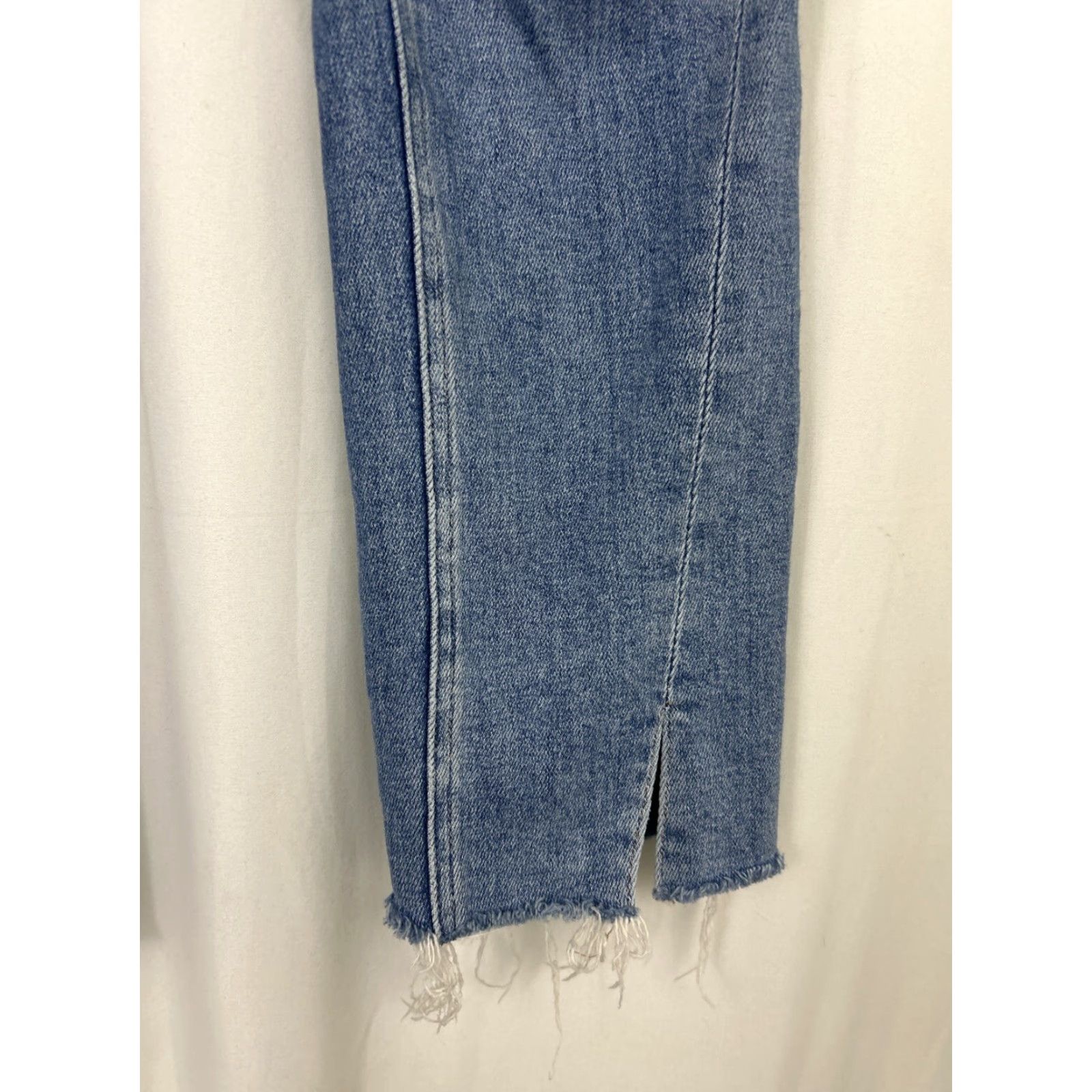 Paige Paige Hoxton Slim Medium Wash Jeans Raw Hem 29x29 Blue Womens Size 29" - 3 Thumbnail