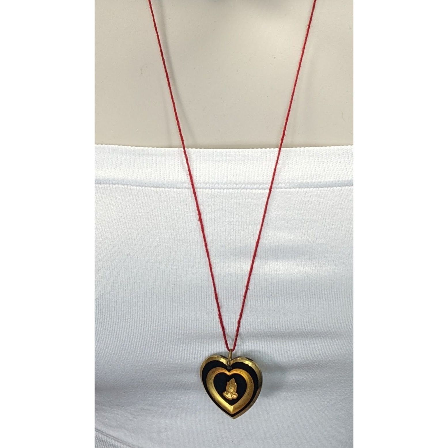 Other Vintage Carved Praying Hands Heart Necklace Size ONE SIZE - 3 Thumbnail