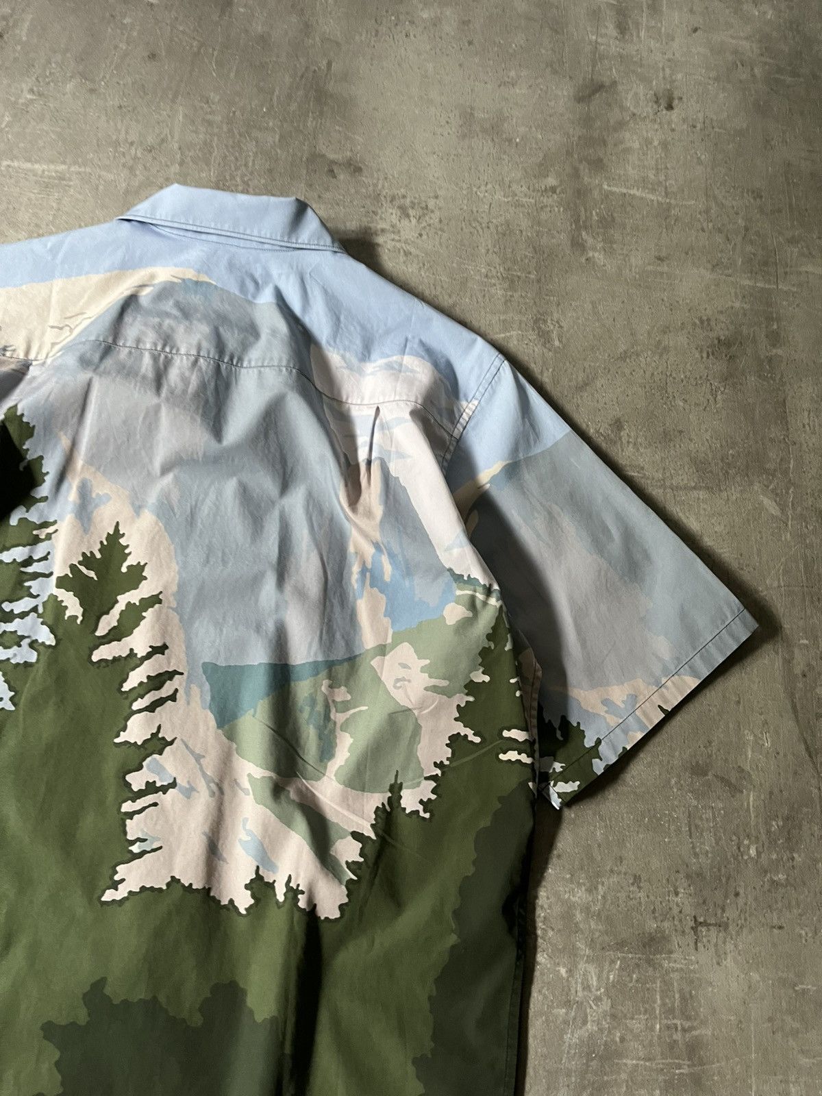 Prada Prada S/S 17 Landscape Mountain button up shirt Size US M / EU 48-50 / 2 - 10 Thumbnail
