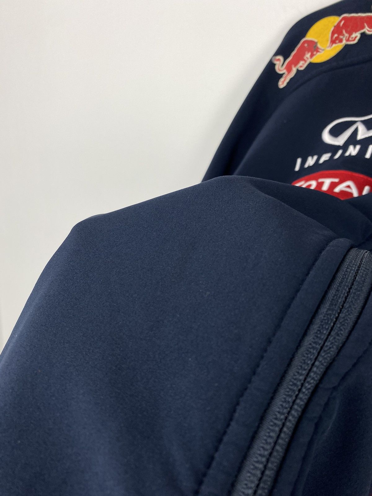 Red Bull Red Bull Infinity Softshell Racing Jacket F1 BMW Honda Size US XL / EU 56 / 4 - 9 Thumbnail