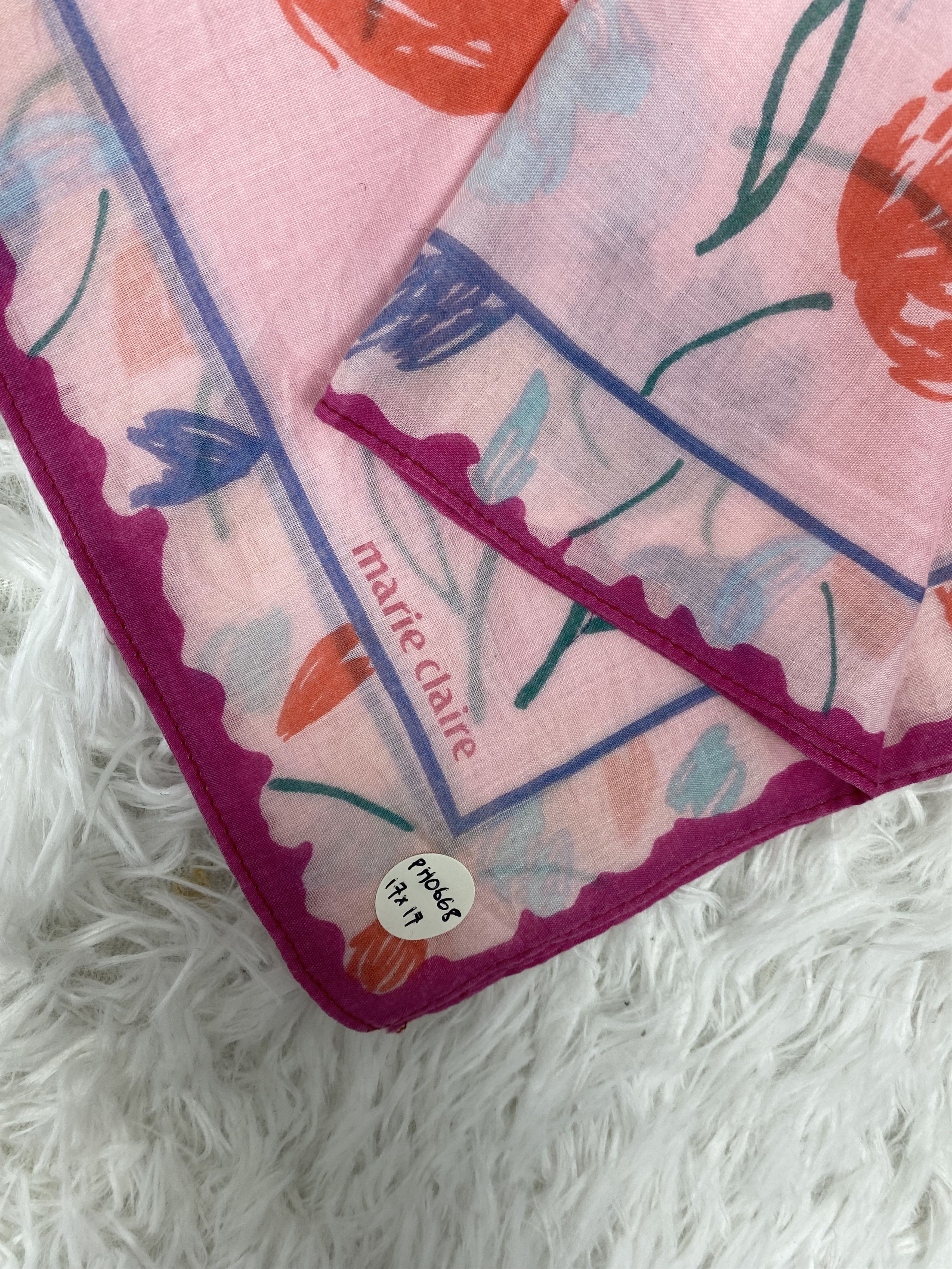 Vintage Vintage Marie Claire Handkerchief Neckerchief PH0668 Size ONE SIZE - 2 Thumbnail