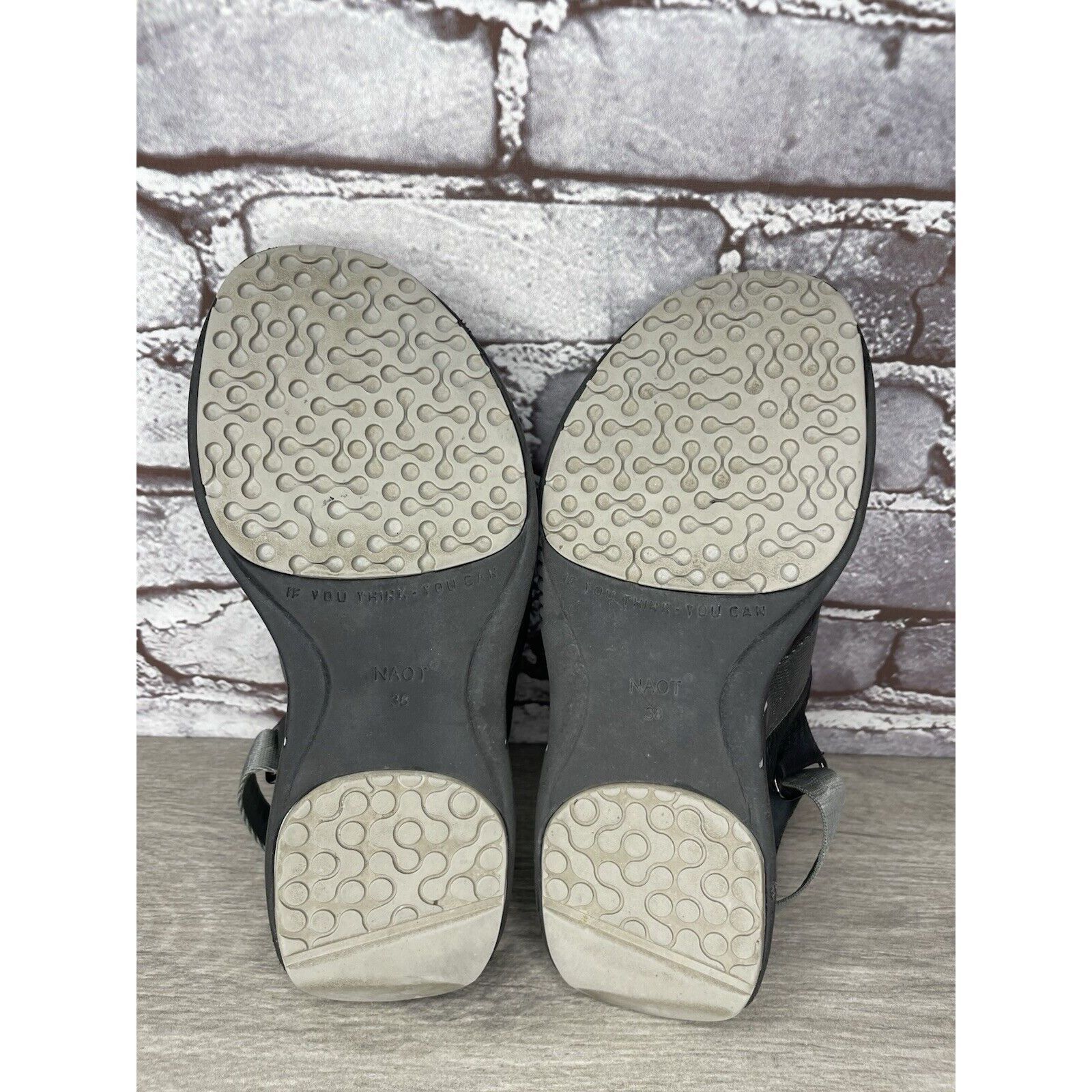 Other Naot Black Leather Gray Textile Wedge Ankle Strap Sandals Wo Size US 7.5 / IT 37.5 - 6 Thumbnail
