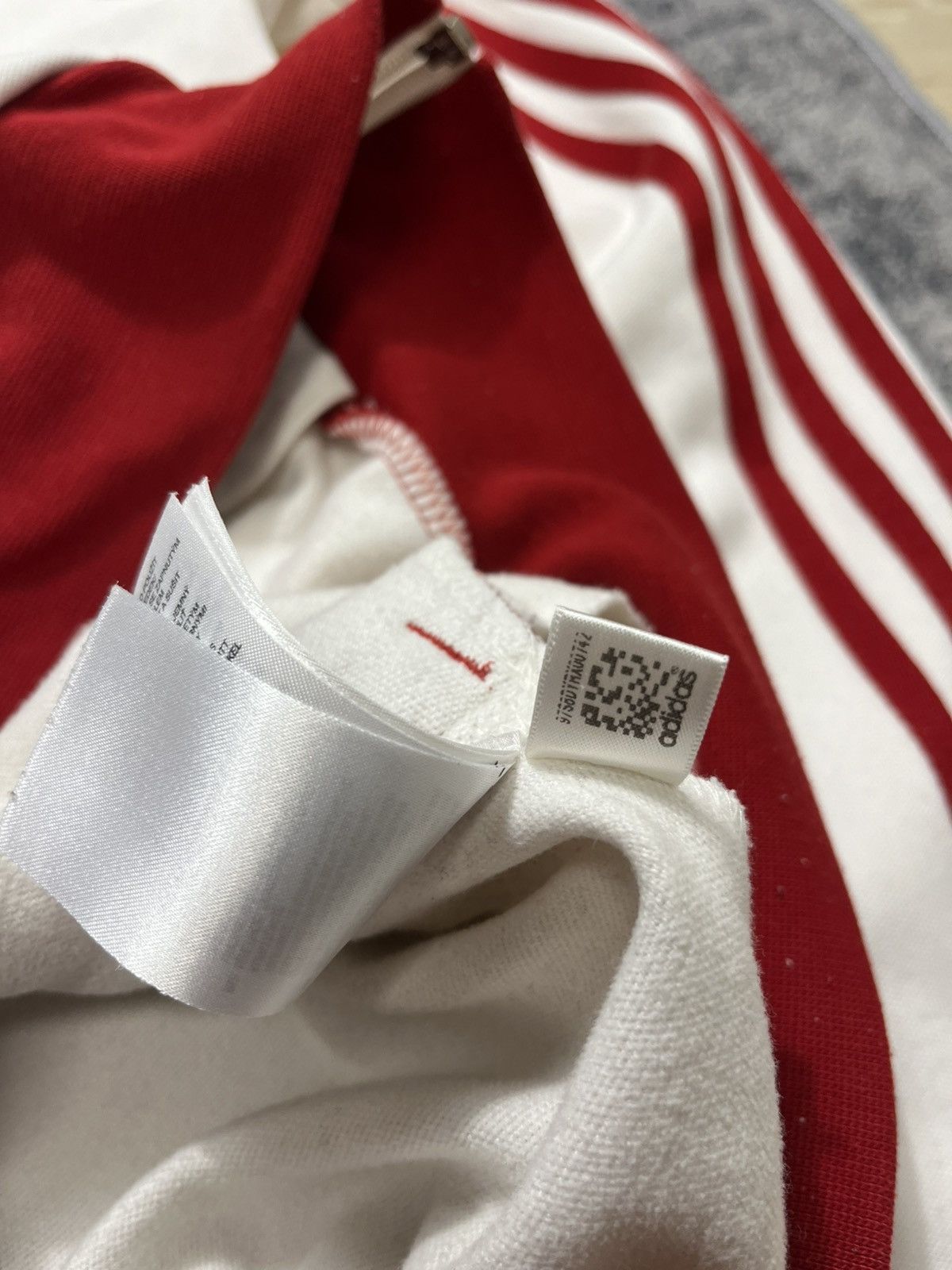 Adidas Adidas Japan Track Jacket Top White Red Logo Rare Size L Size US L / EU 52-54 / 3 - 10 Thumbnail