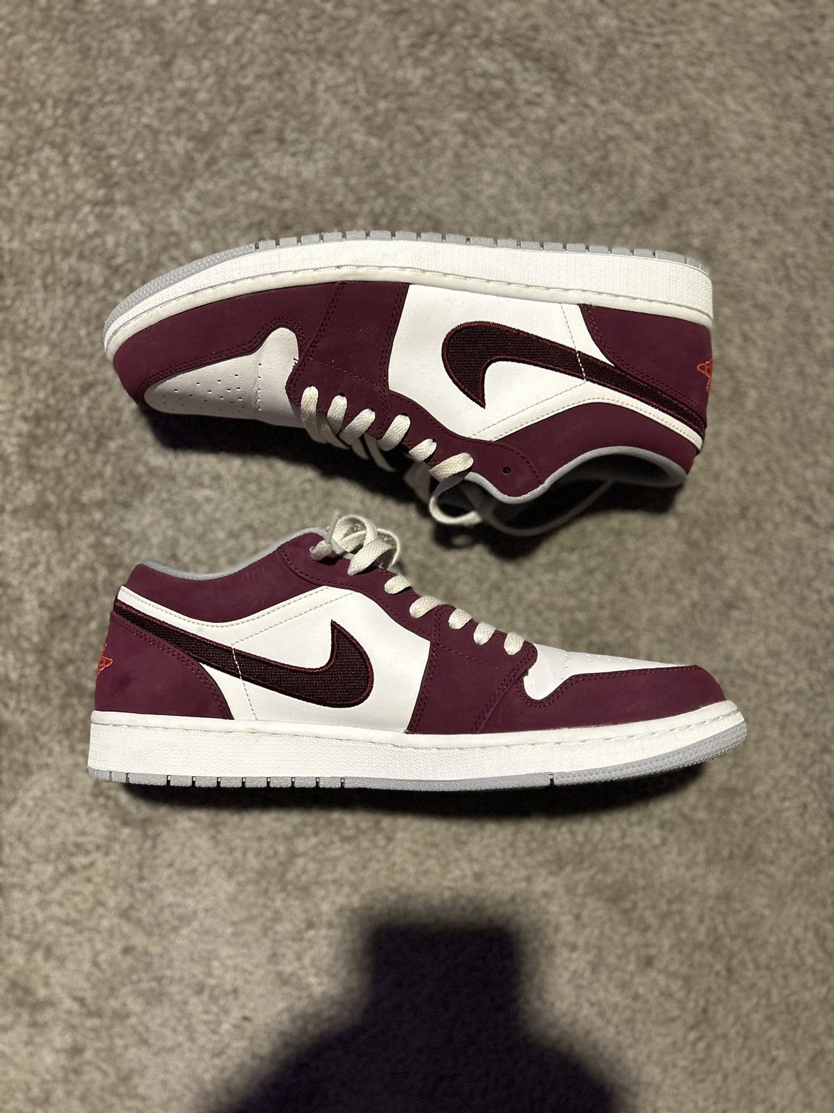 Jordan Brand Jordan 1 low Bordeaux Size US 12 / EU 45 - 2 Thumbnail