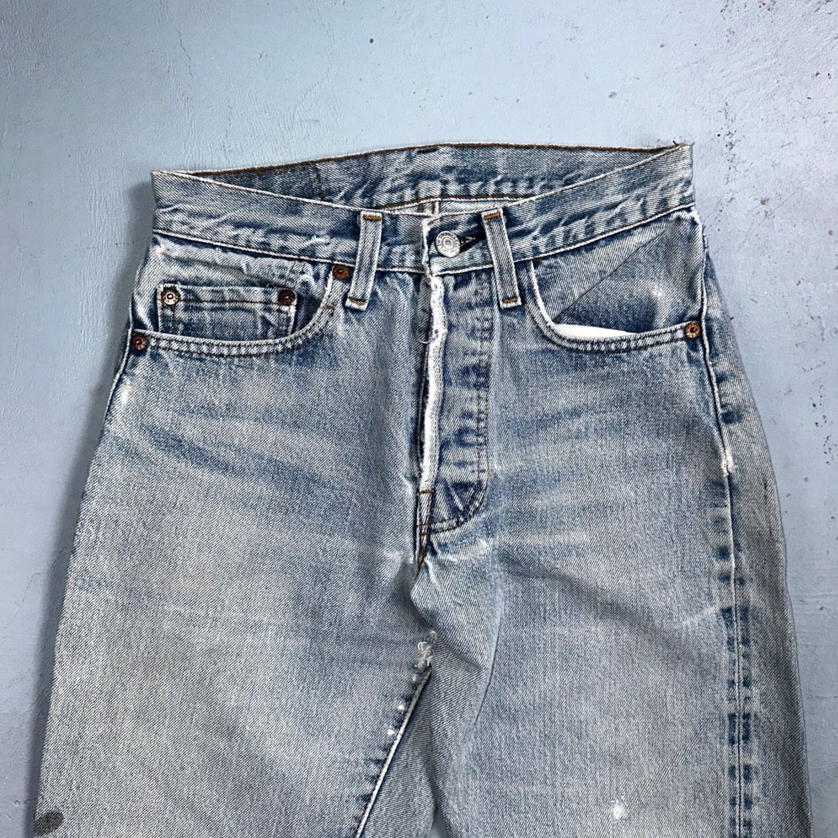 Levi's VINTAGE Levis 501 XX Jeans 80s Redline Selvedge USA Light Wash 27x34 Act 25x29 Mens Size US 27 - 2 Thumbnail