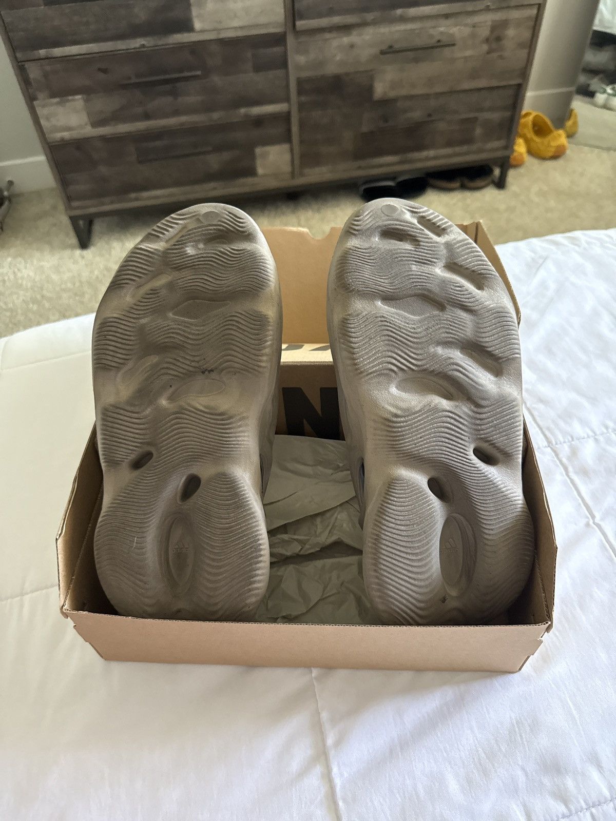 Yeezy Yeezy Rnnr Size US 9 / EU 42 - 5 Thumbnail